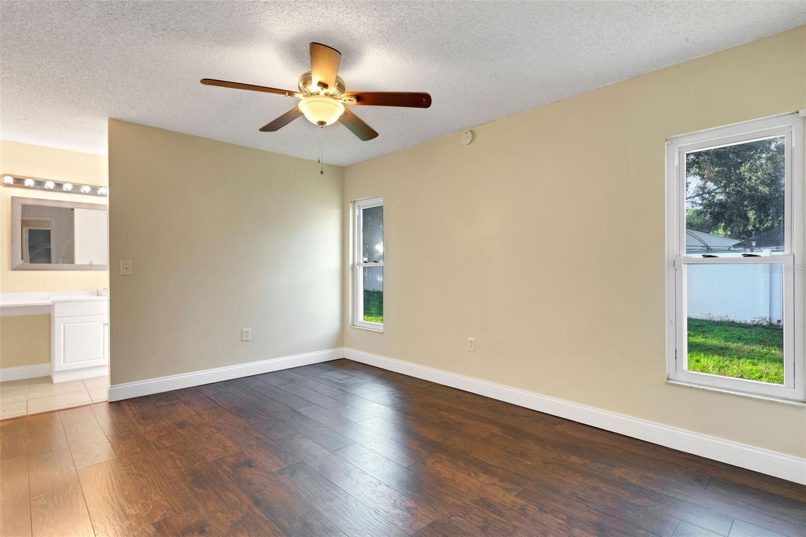 1606 Crystalview Trail