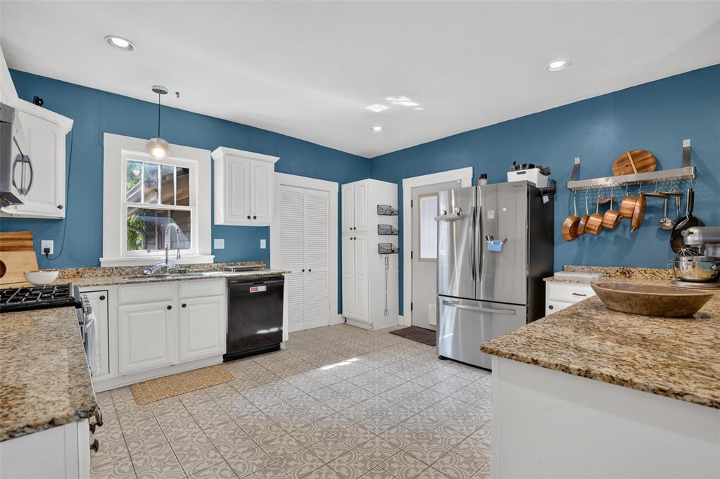 1216 NW 39th Street