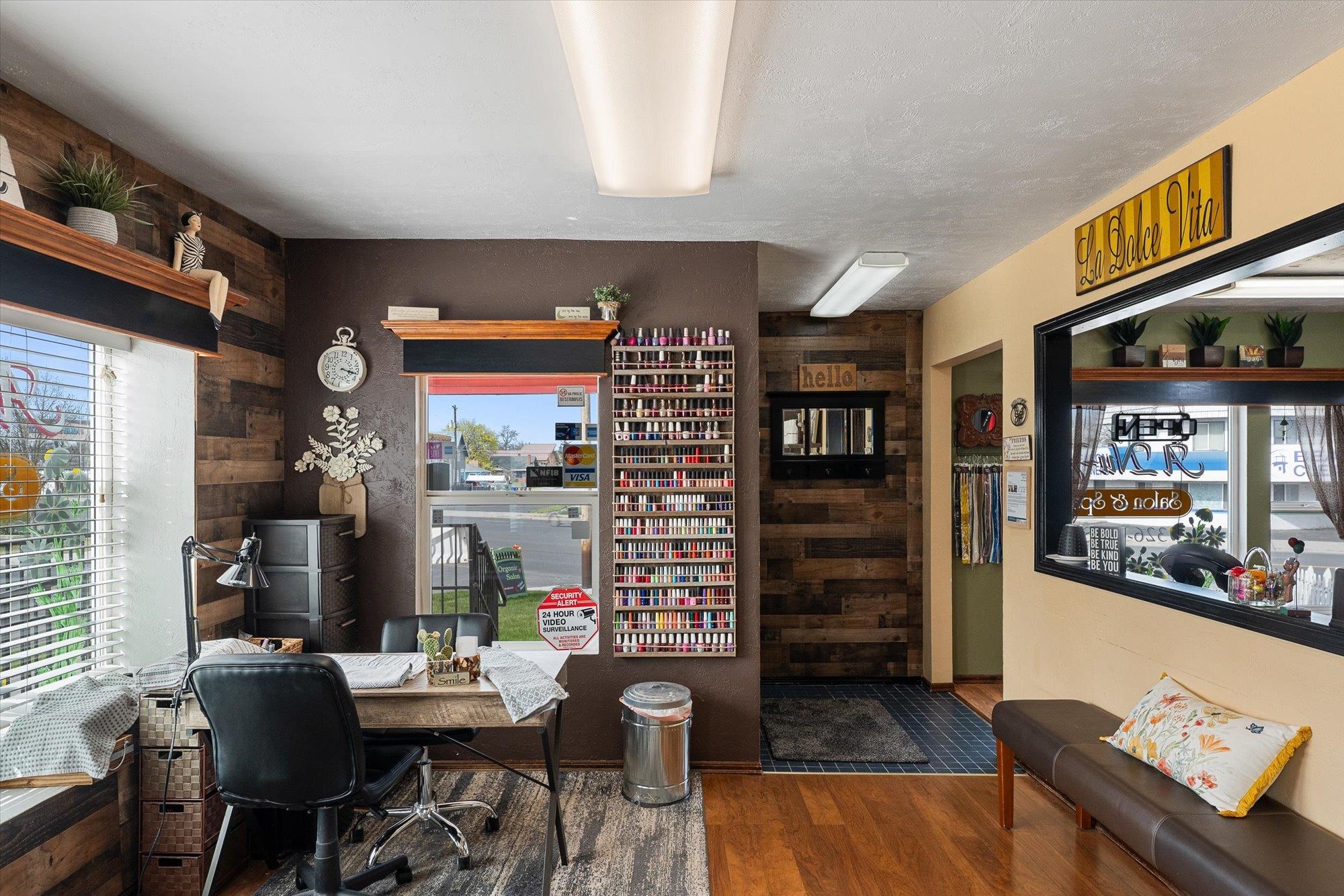 1321 W Northwest Blvd