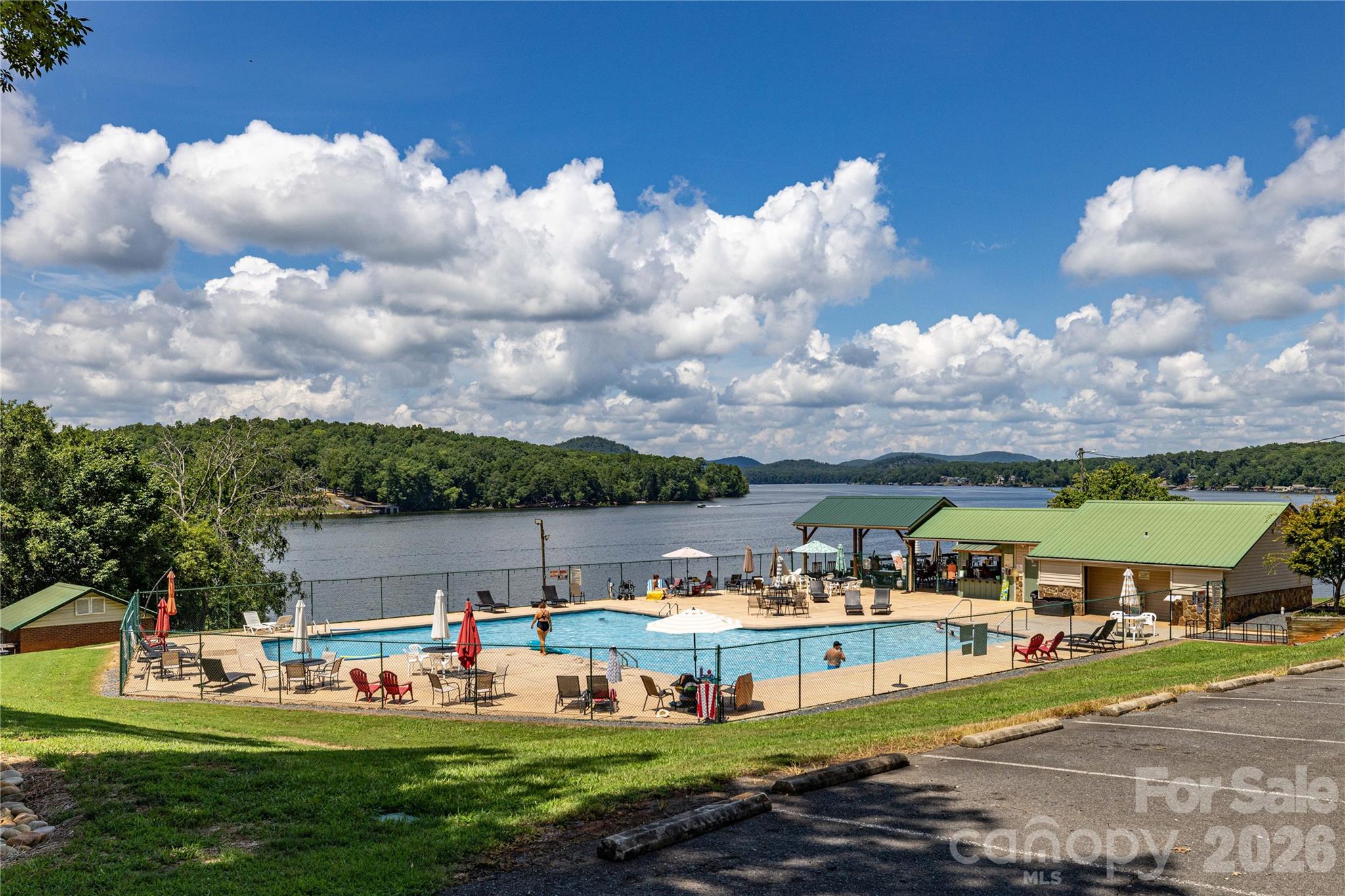 302 Skyland Court