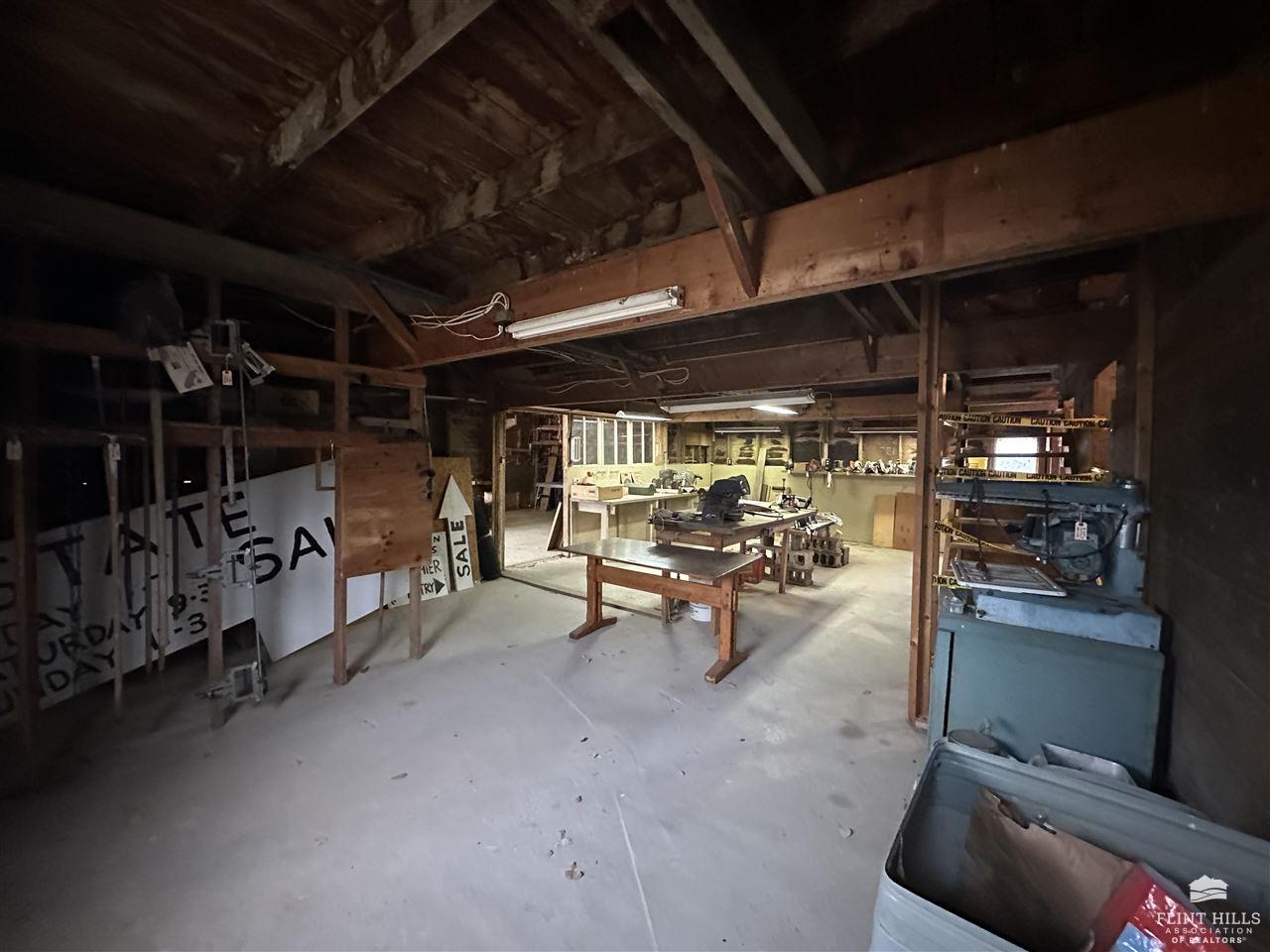 7100 Tuttle Creek Boulevard