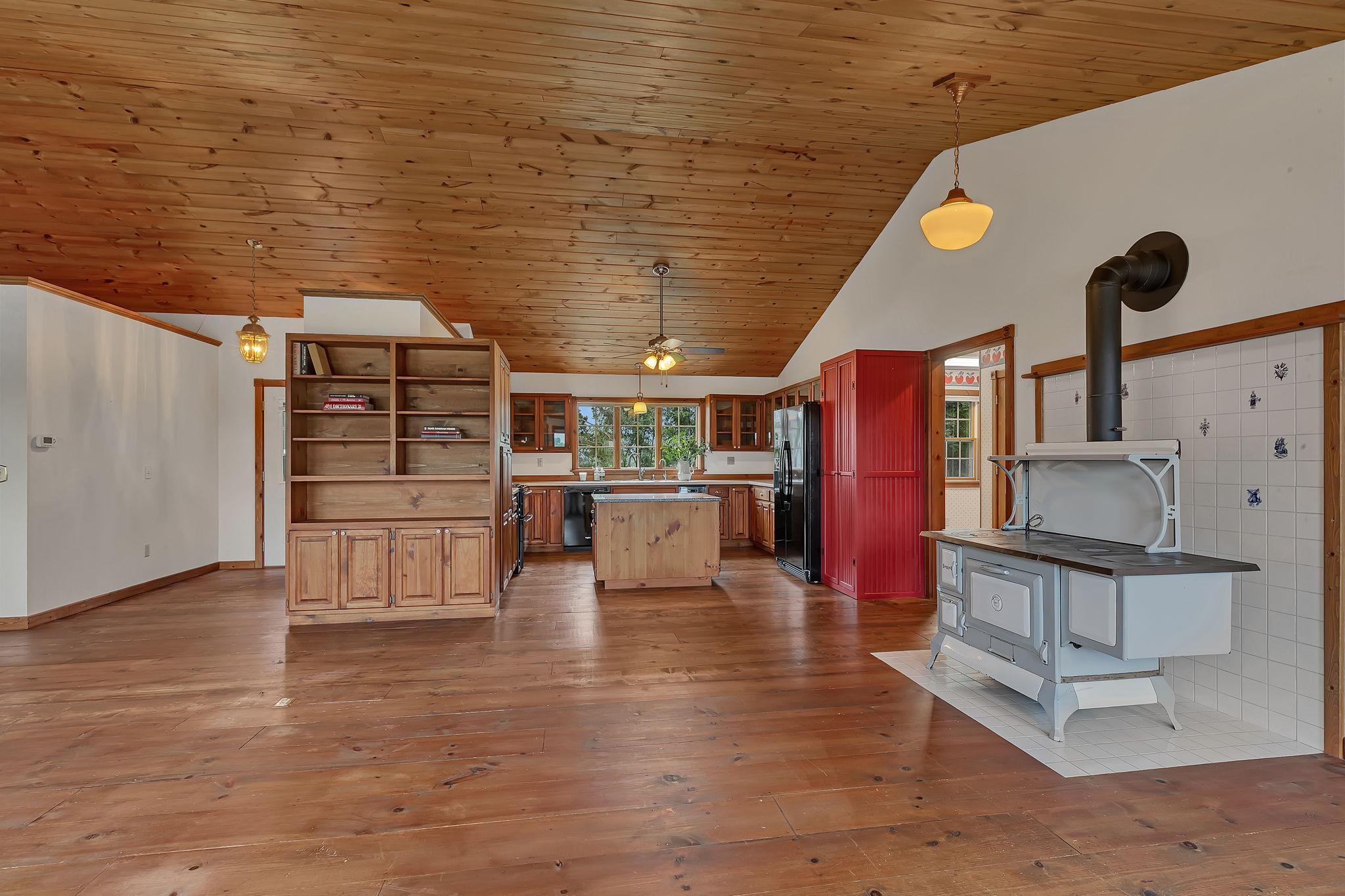 10315 Ferry Point Place NW