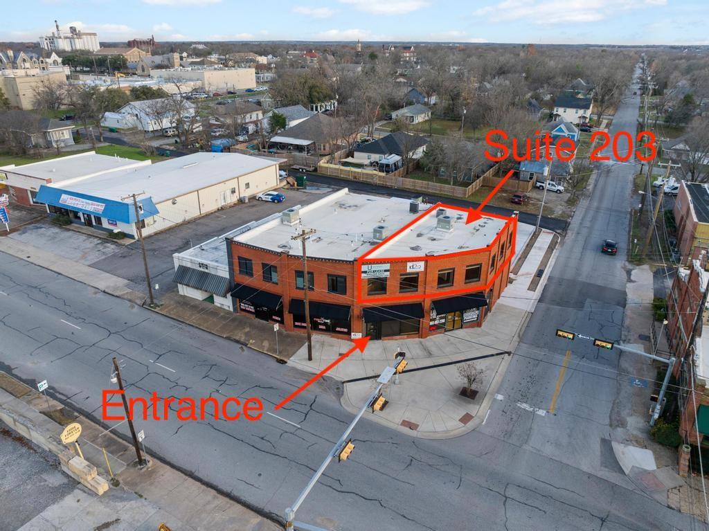 330 W Lamar Street 203