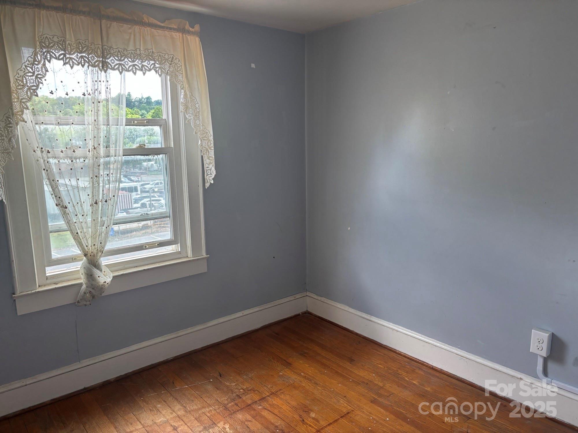 164 N Mitchell Avenue