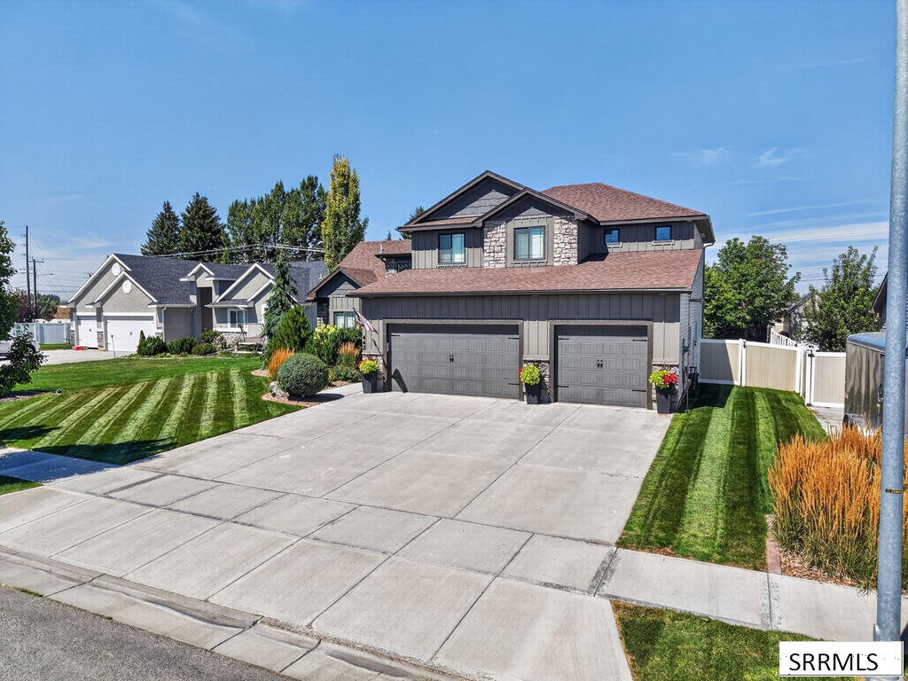 442 N Pointe Drive
