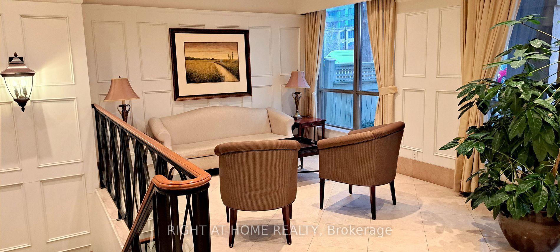 5229 W Dundas St 408