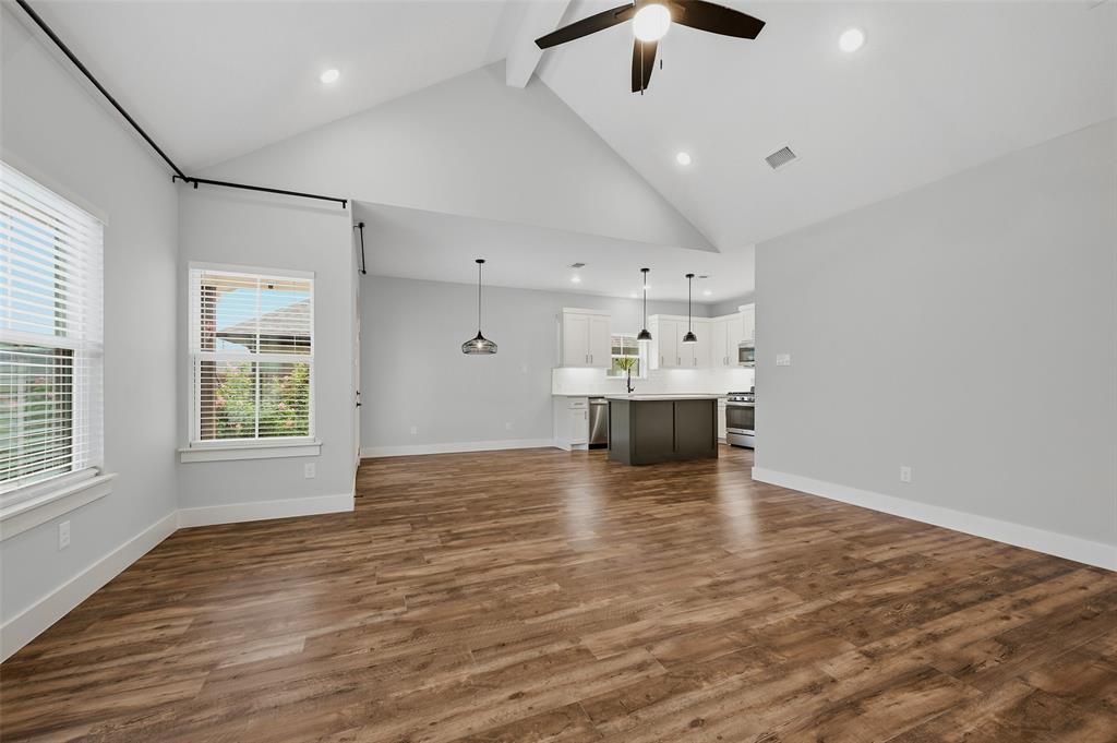 4919 Dry Creek