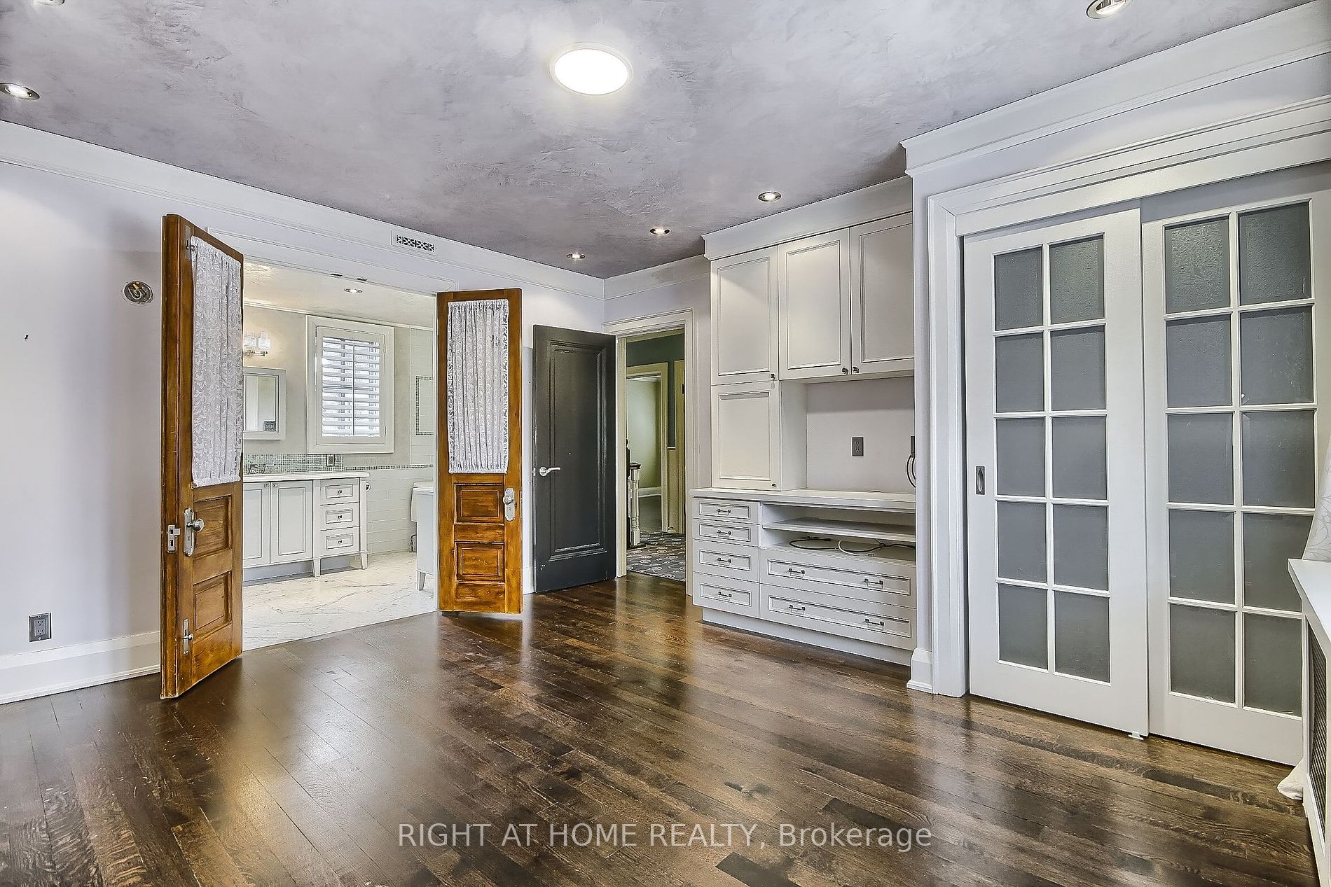 17 Silverwood Ave