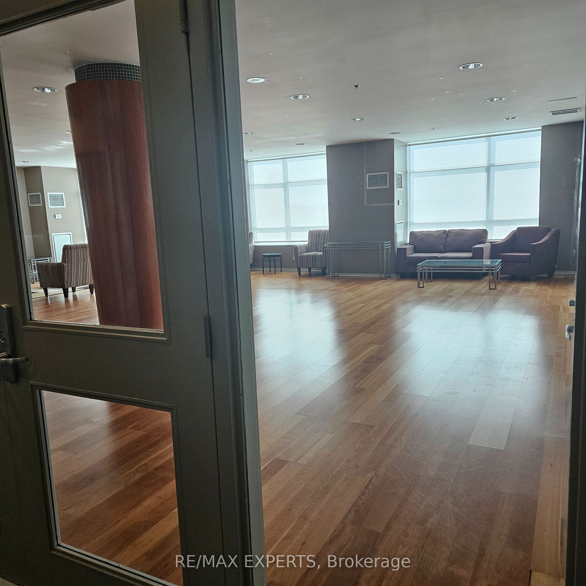 200 Manitoba St 426