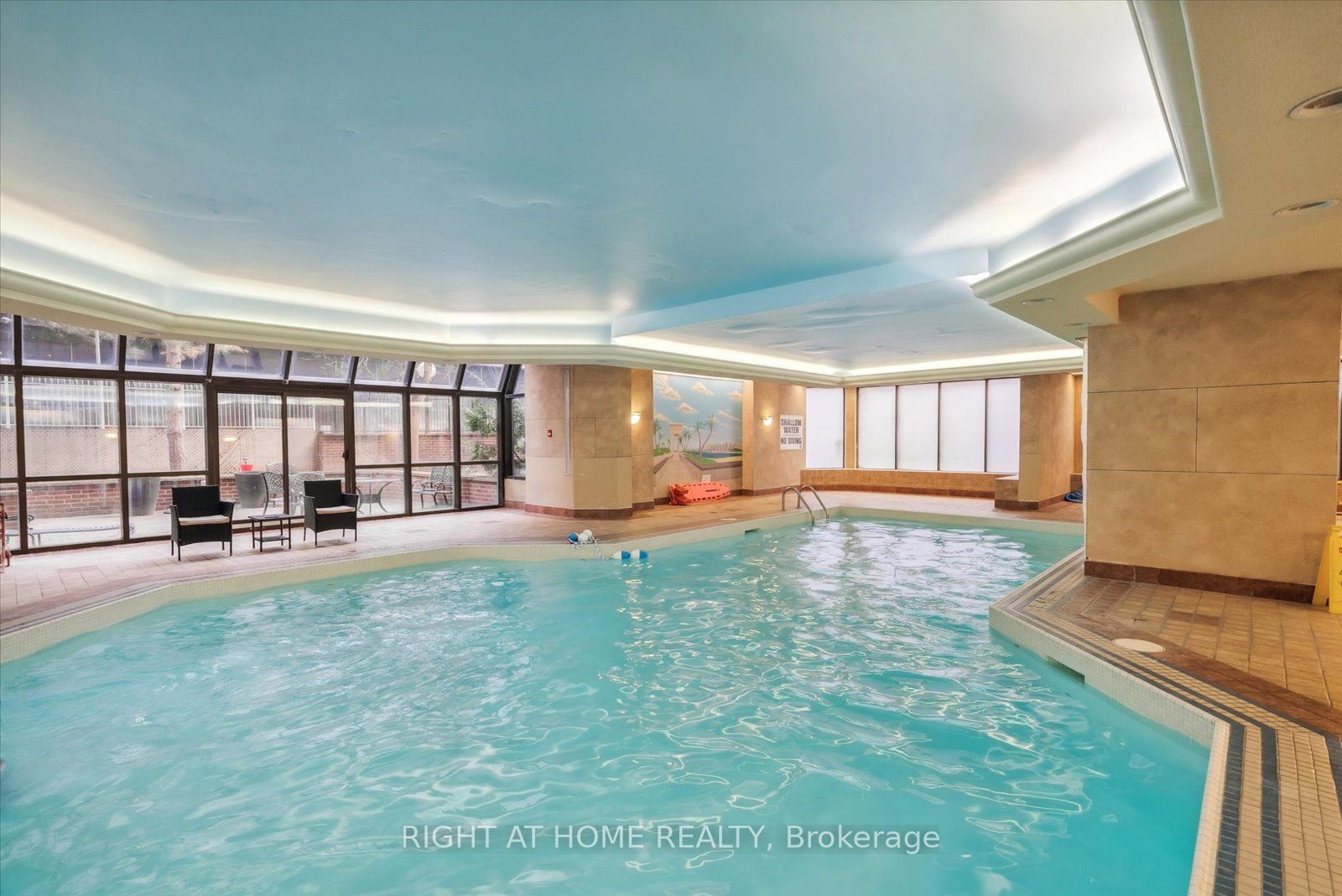 633 Bay St 1407