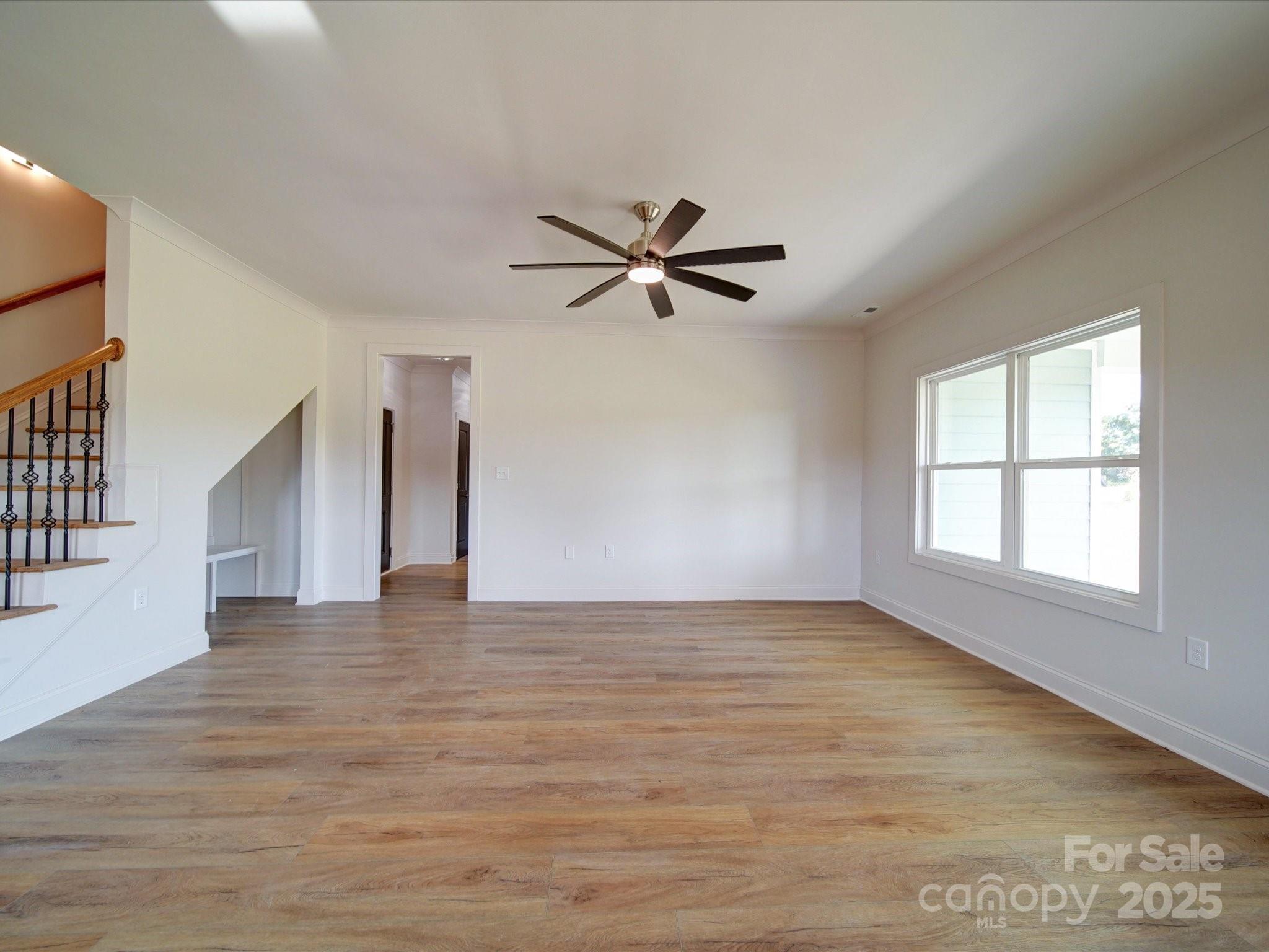 220 W Lawyers Road