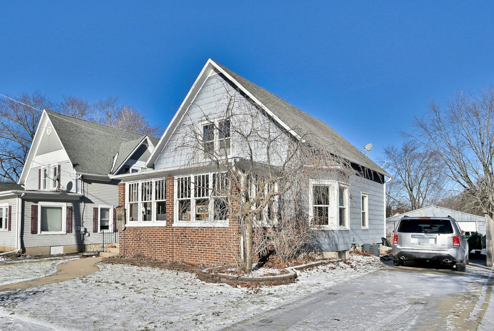1113 Lewis Street