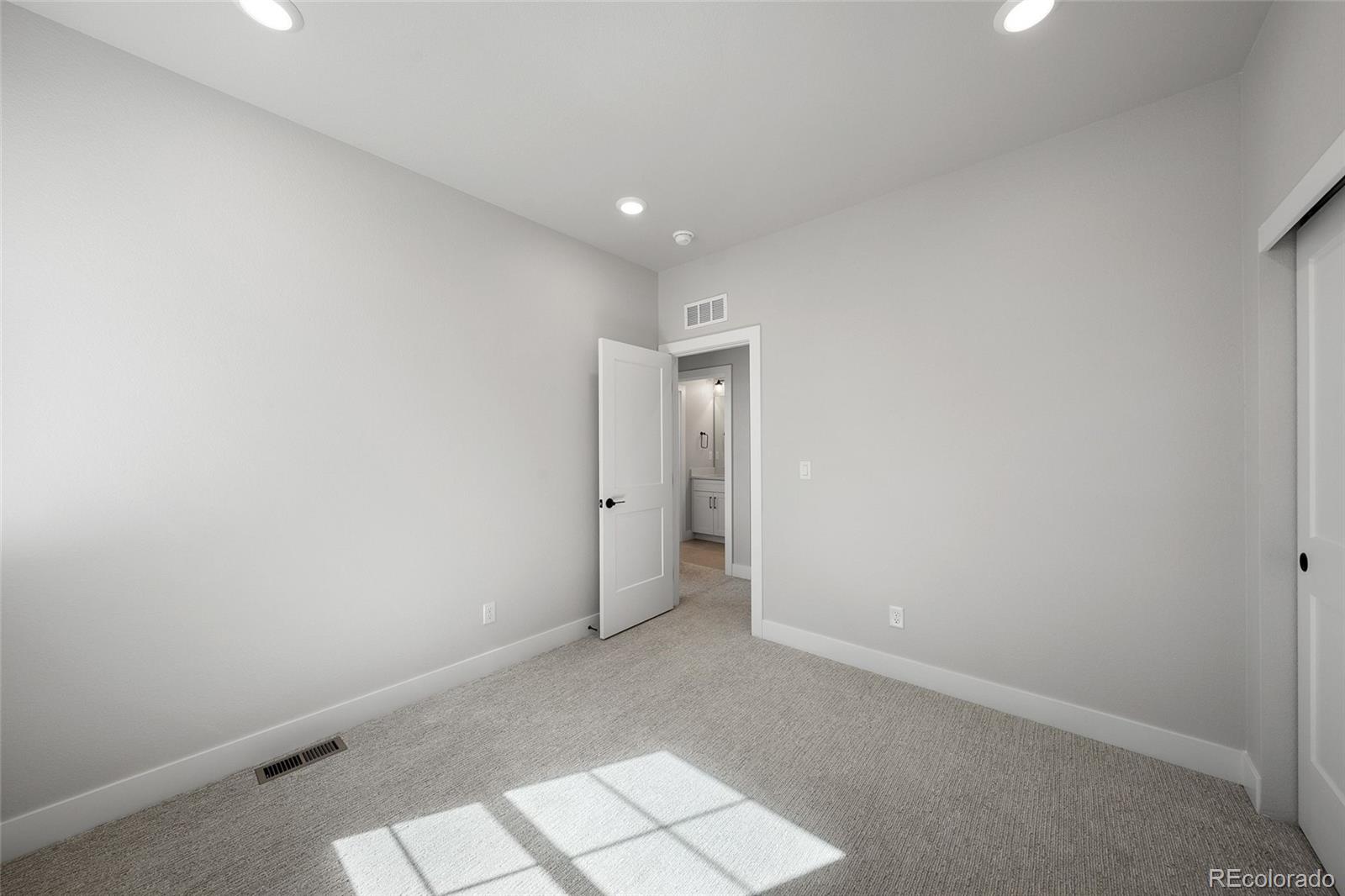 8652 Whiteclover Street