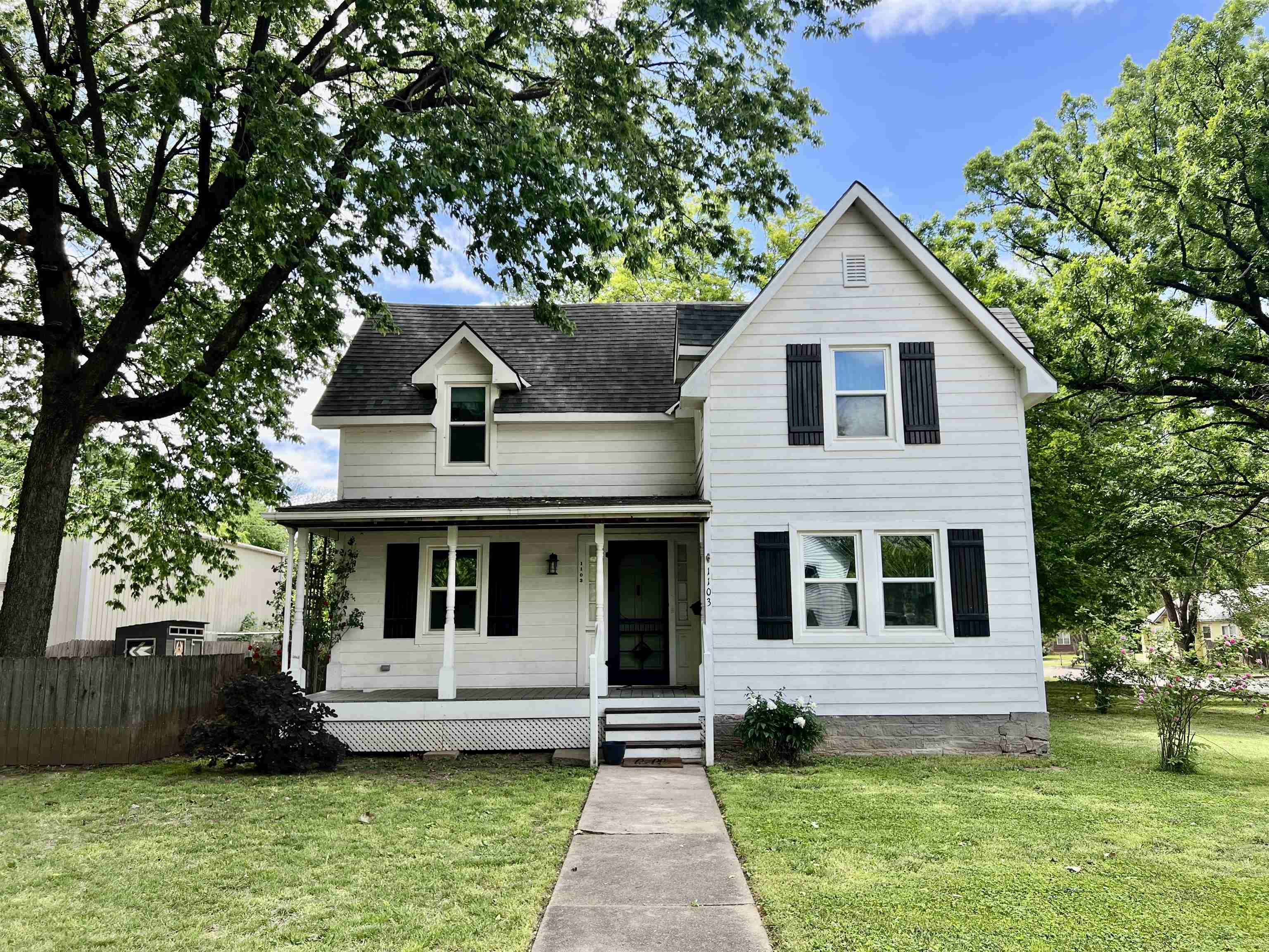 1103 Mansfield