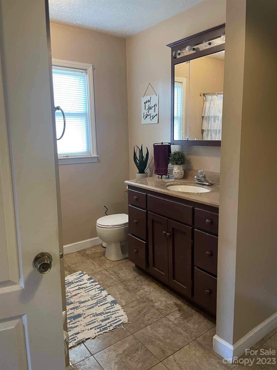 4532 Horseshoe Bend Road