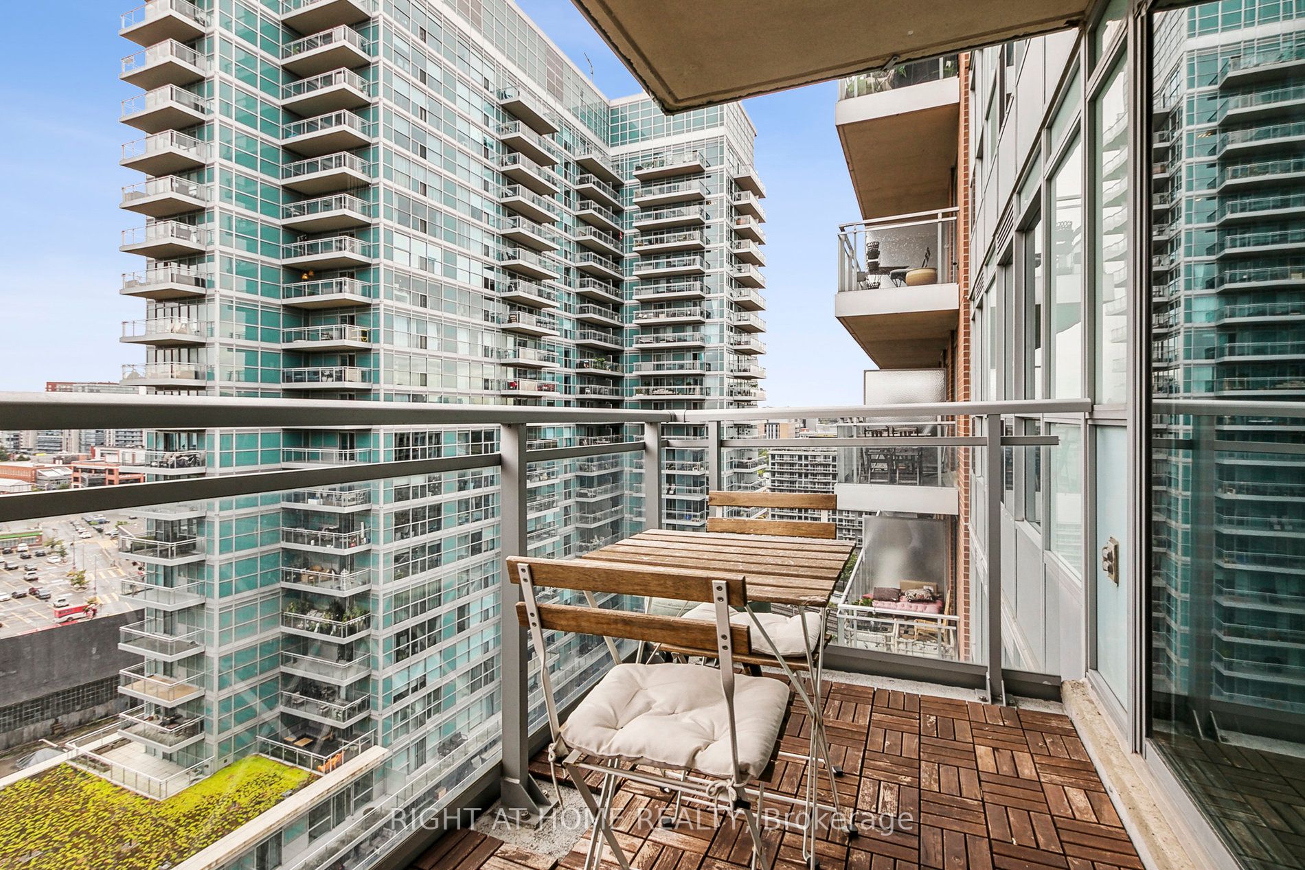 50 Lynn Williams St 1506