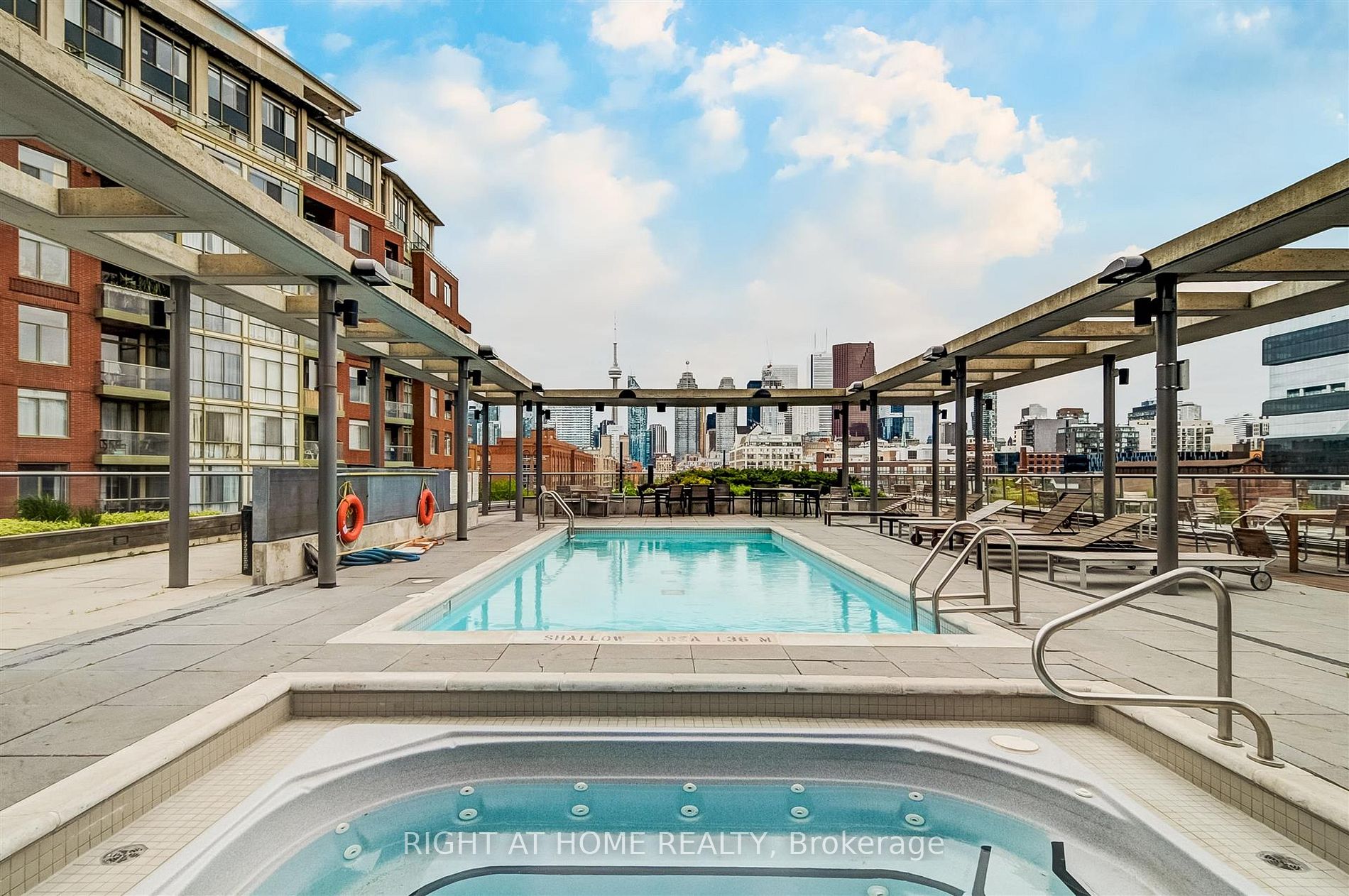 33 Mill St 1709