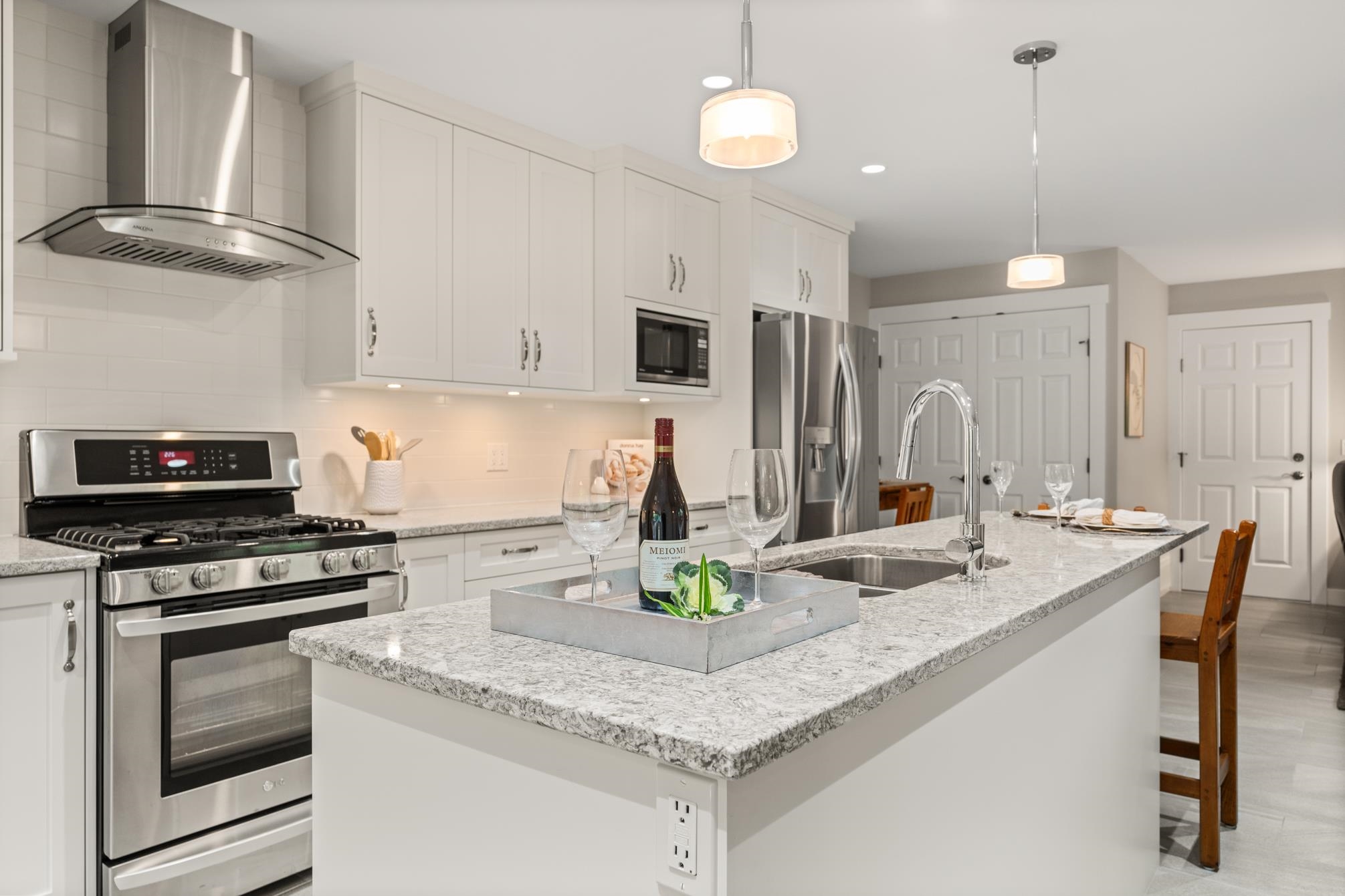1854 Southmere Crescent 1