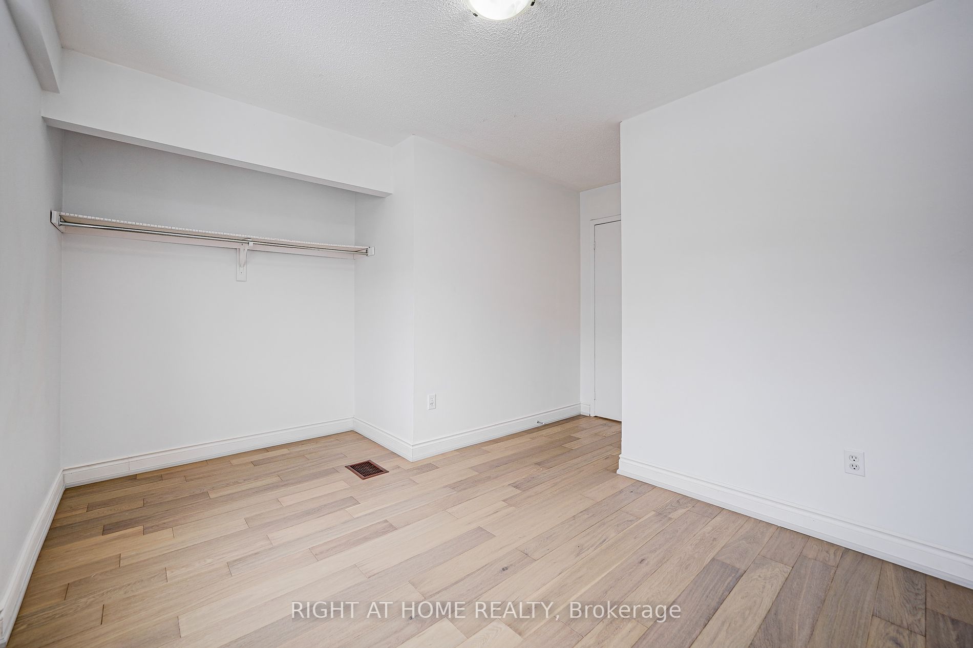 101 Weston Rd