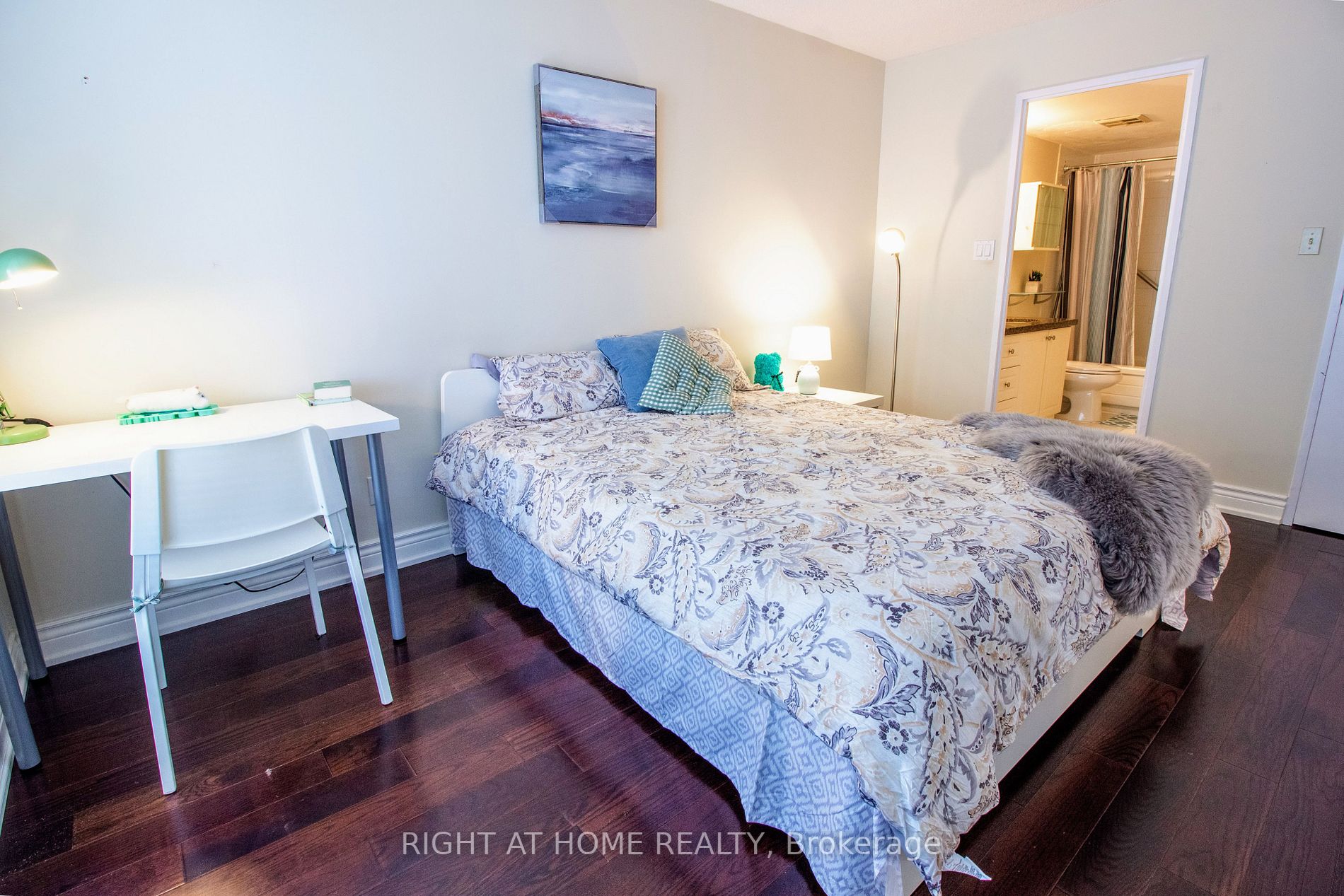5785 Yonge St 505
