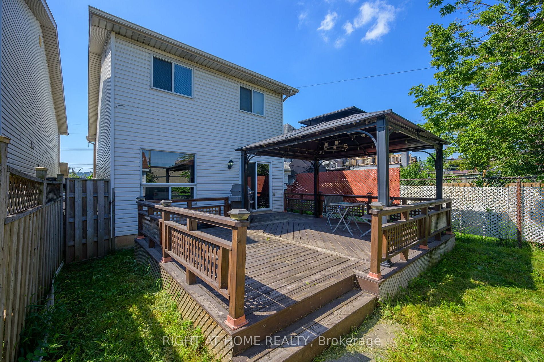 17 Argyle Ave