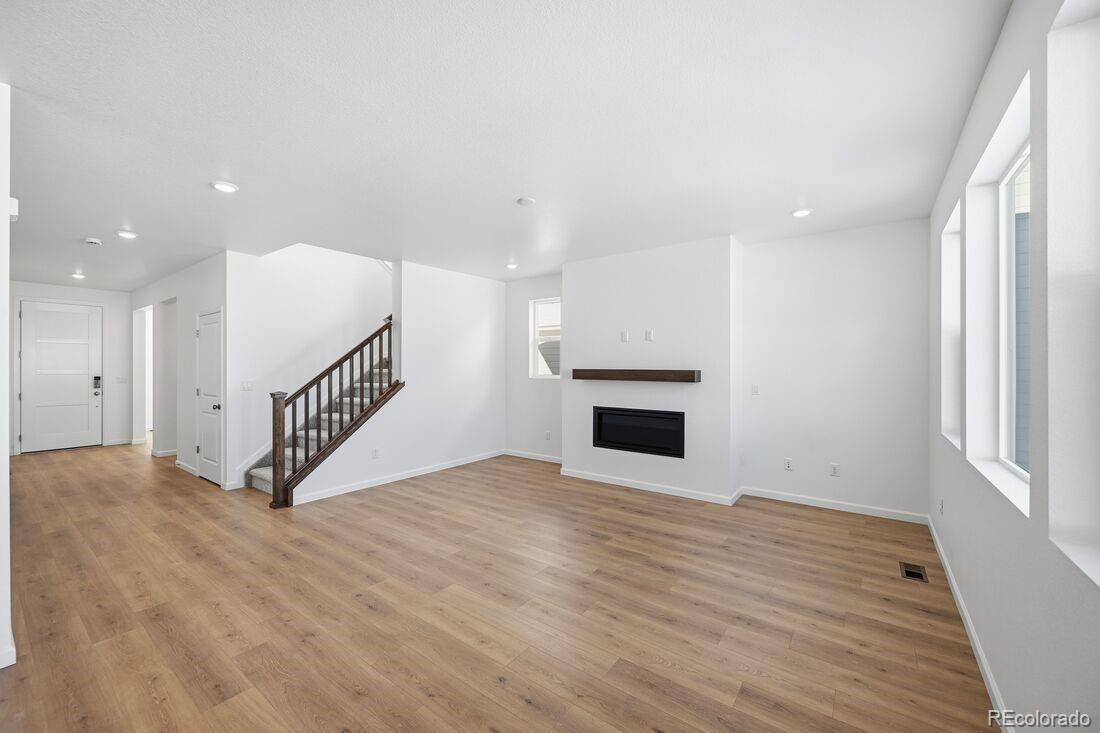 16657 W 92nd Place