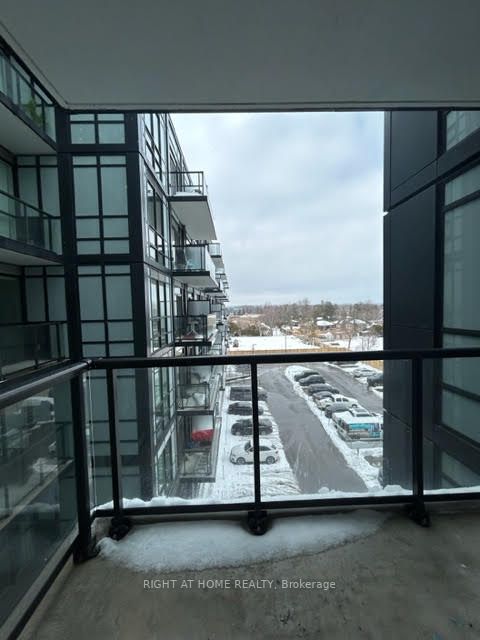 681 Yonge St 401