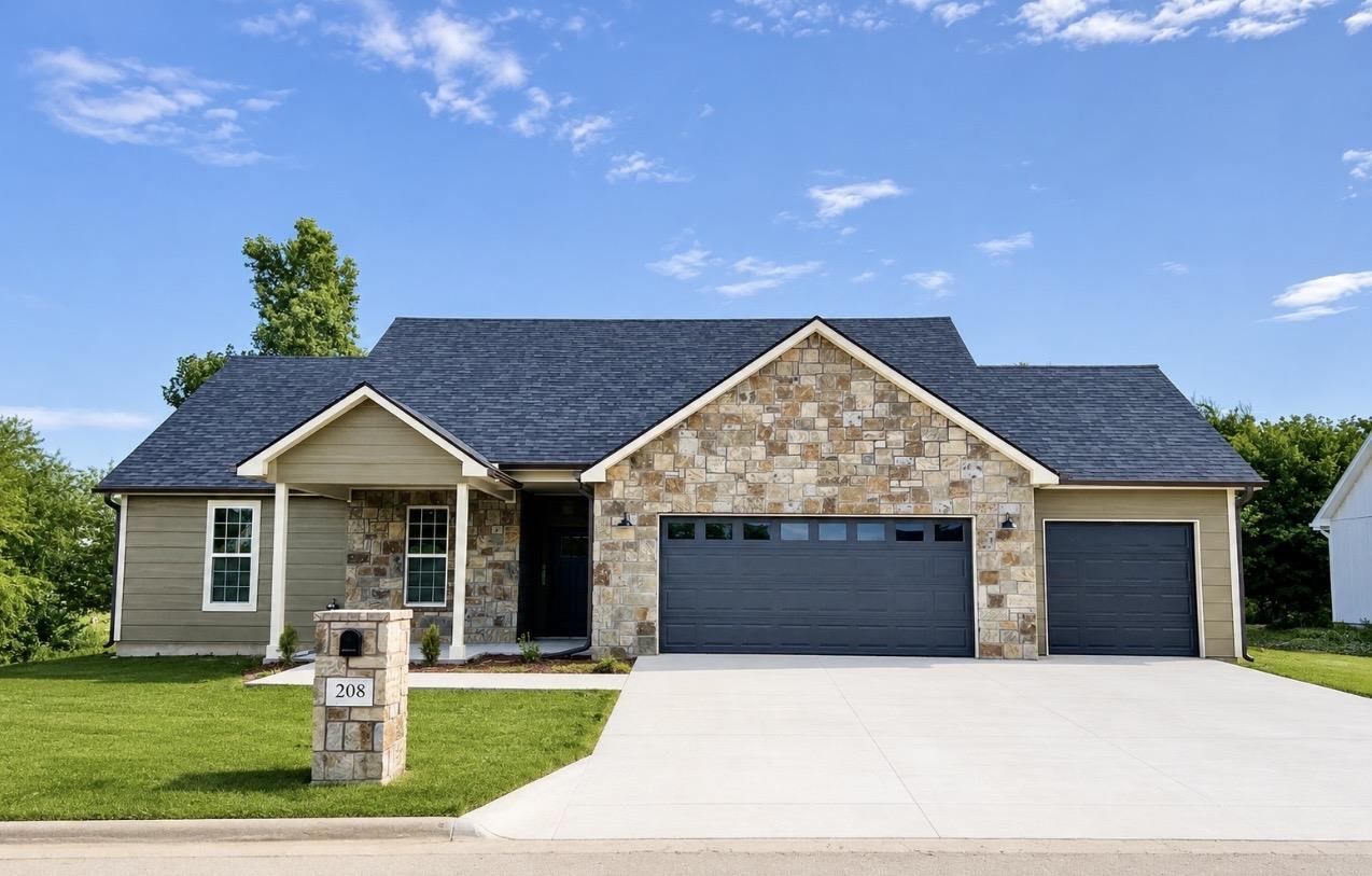 208 Castle Pines Dr