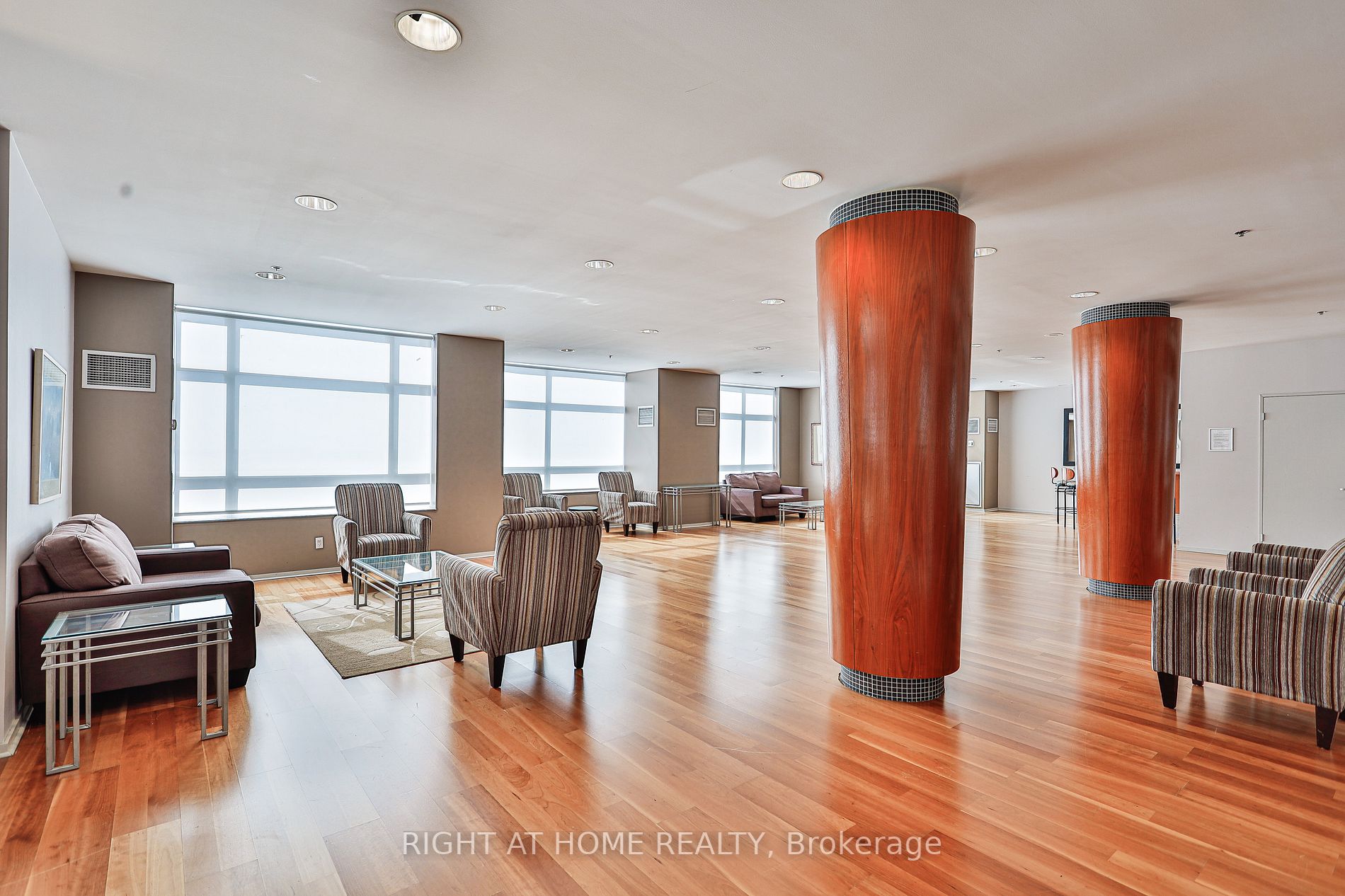 200 Manitoba St 317
