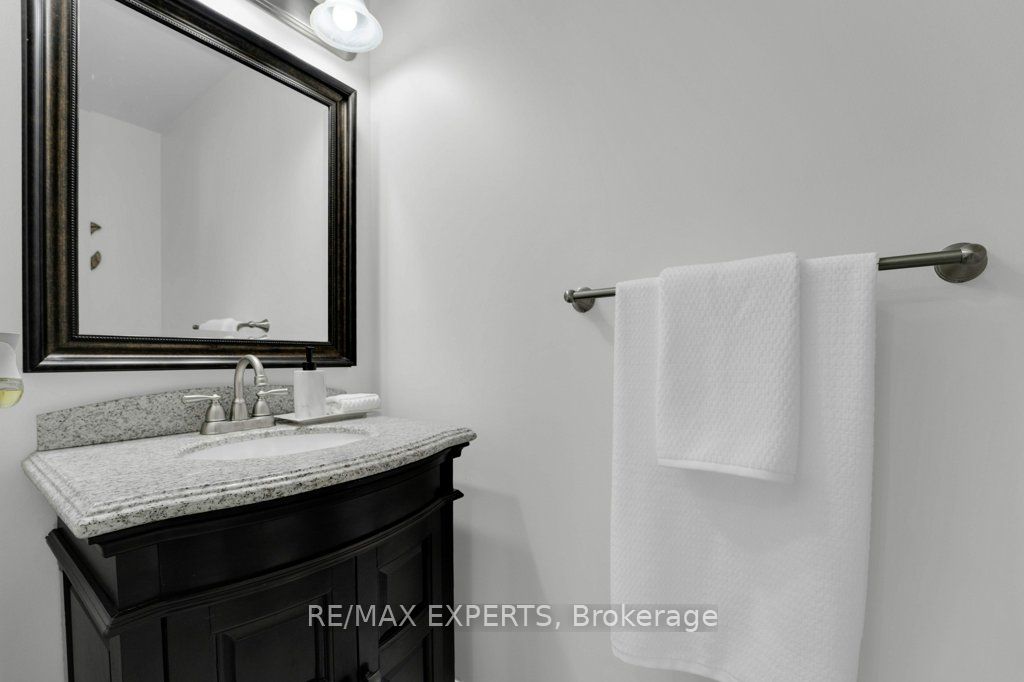 10 Esposito Dr