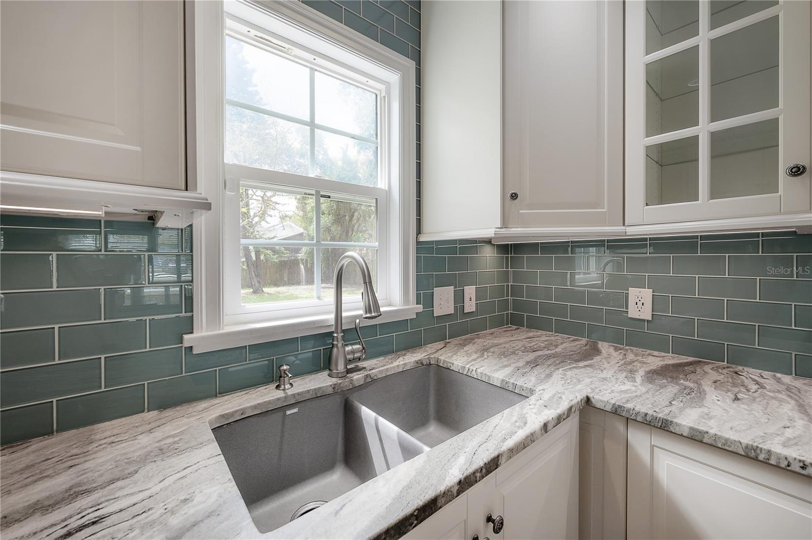 1303 E Clifton Street