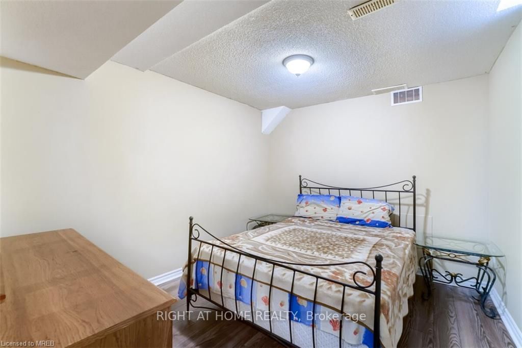 3020 Hawktail Cres