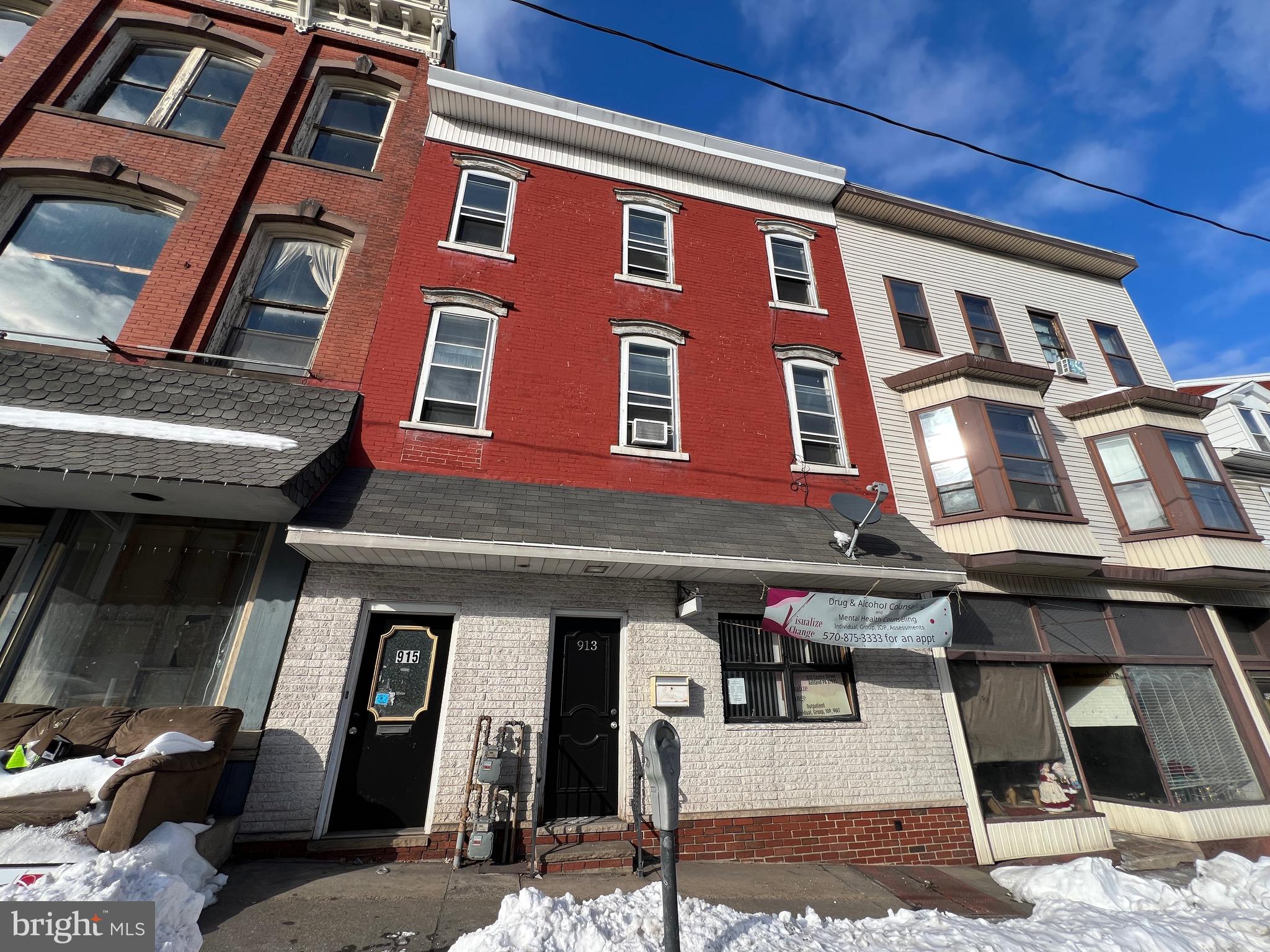 913 Centre St  
