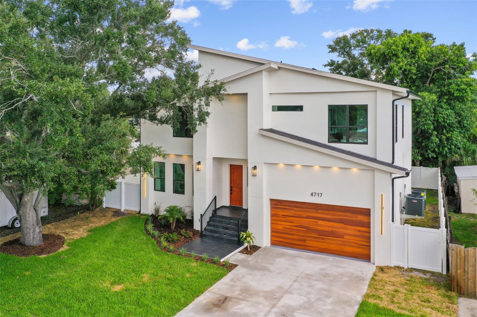 4717 W Oklahoma Avenue