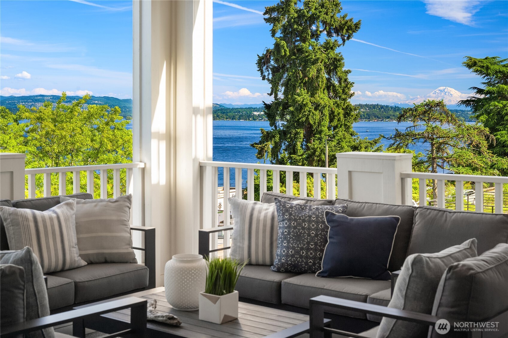 Seattle - 1031  McGilvra Boulevard E