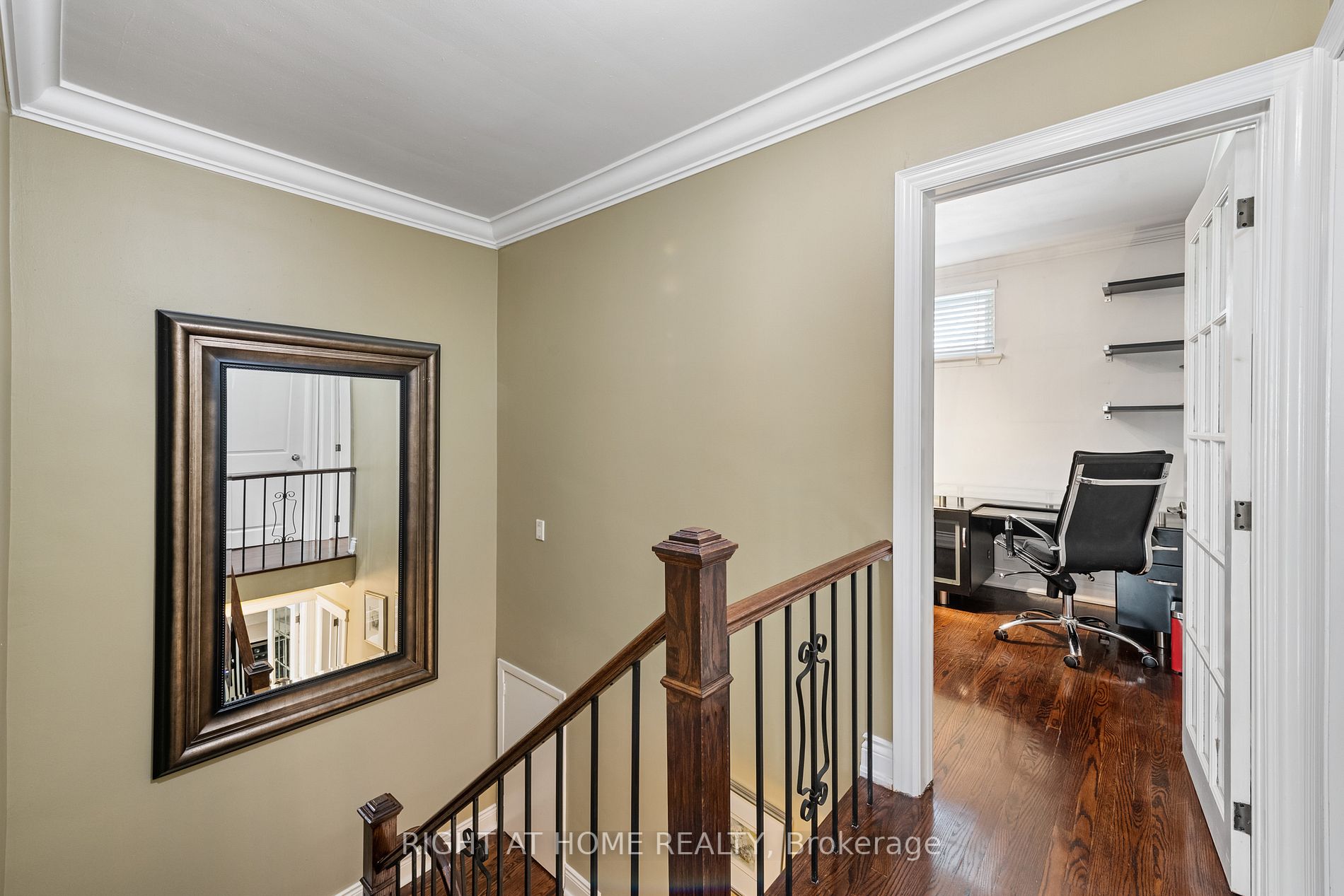 4357 W Bloor St 7