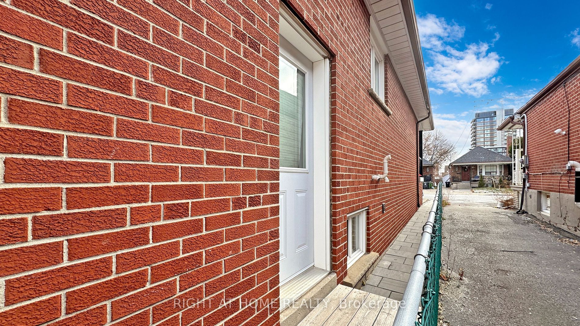 94 Belgravia Ave