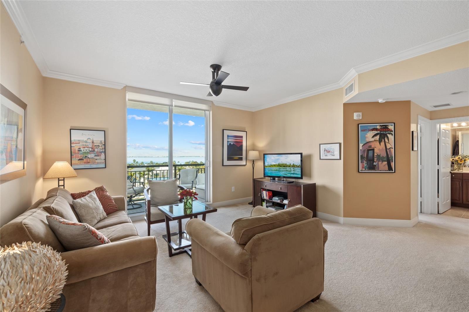 800 N Tamiami Trail 611