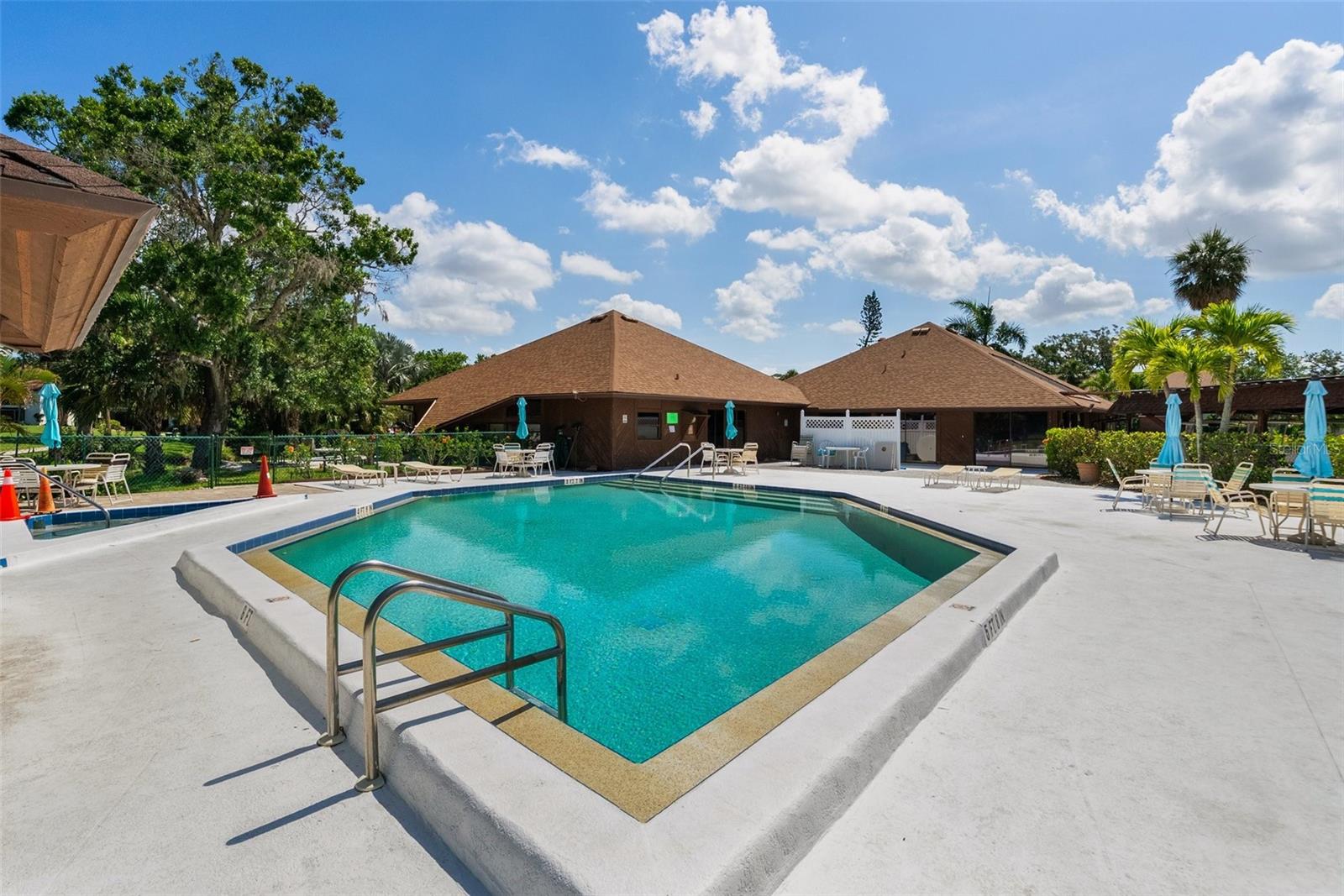 6061 Fairway Lane 1411