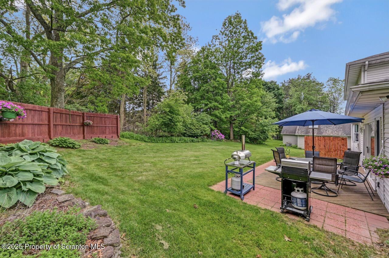 1001 Woodland Way