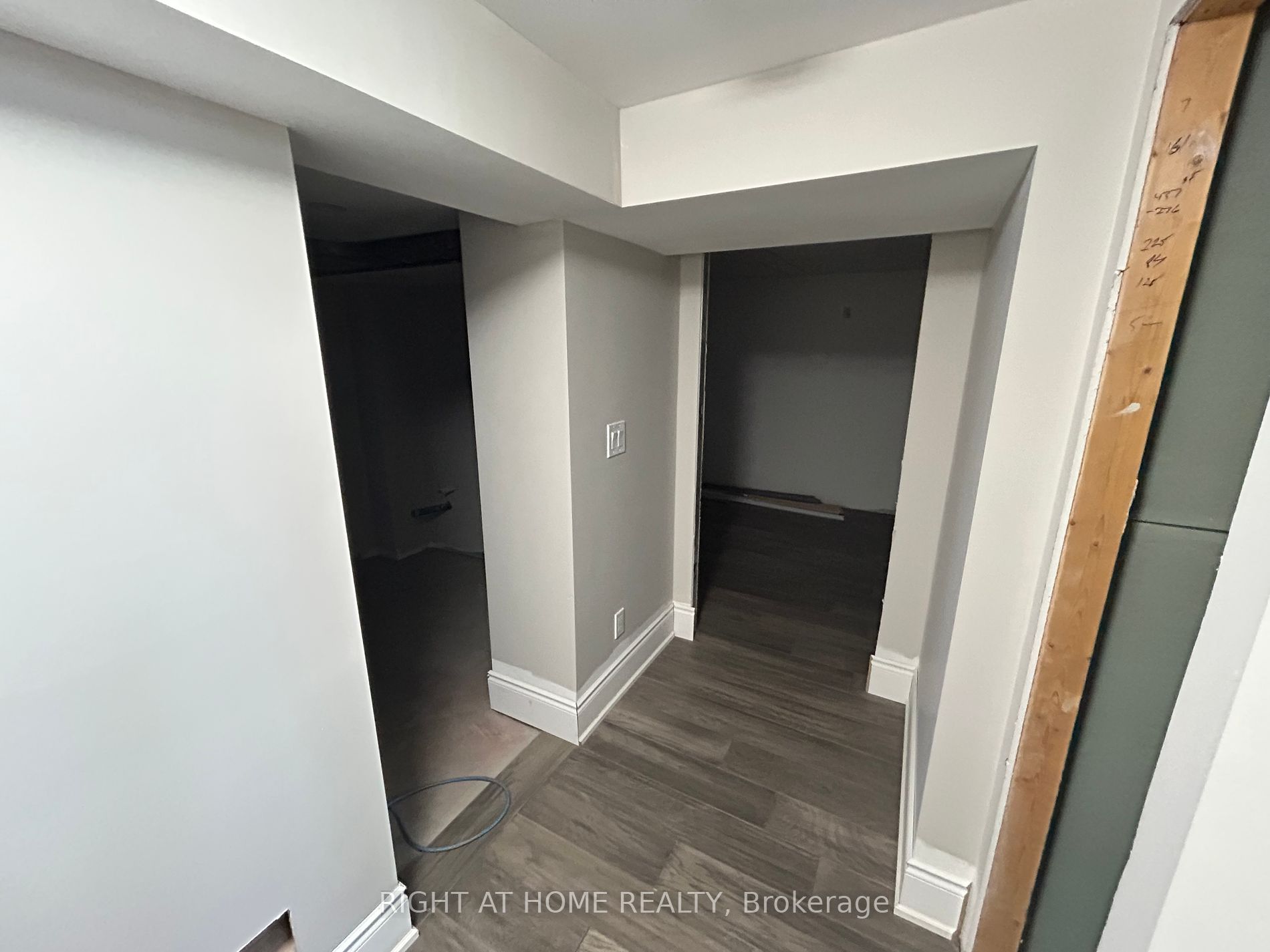 9 Snowood Crt