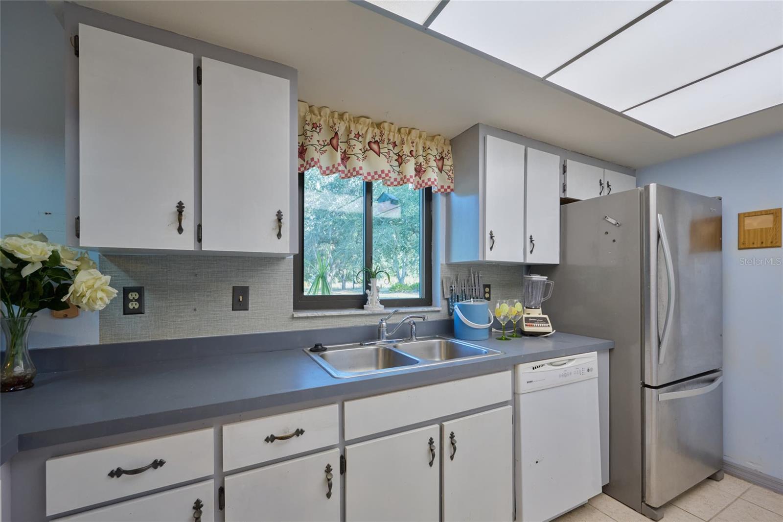4220 Oleander Drive