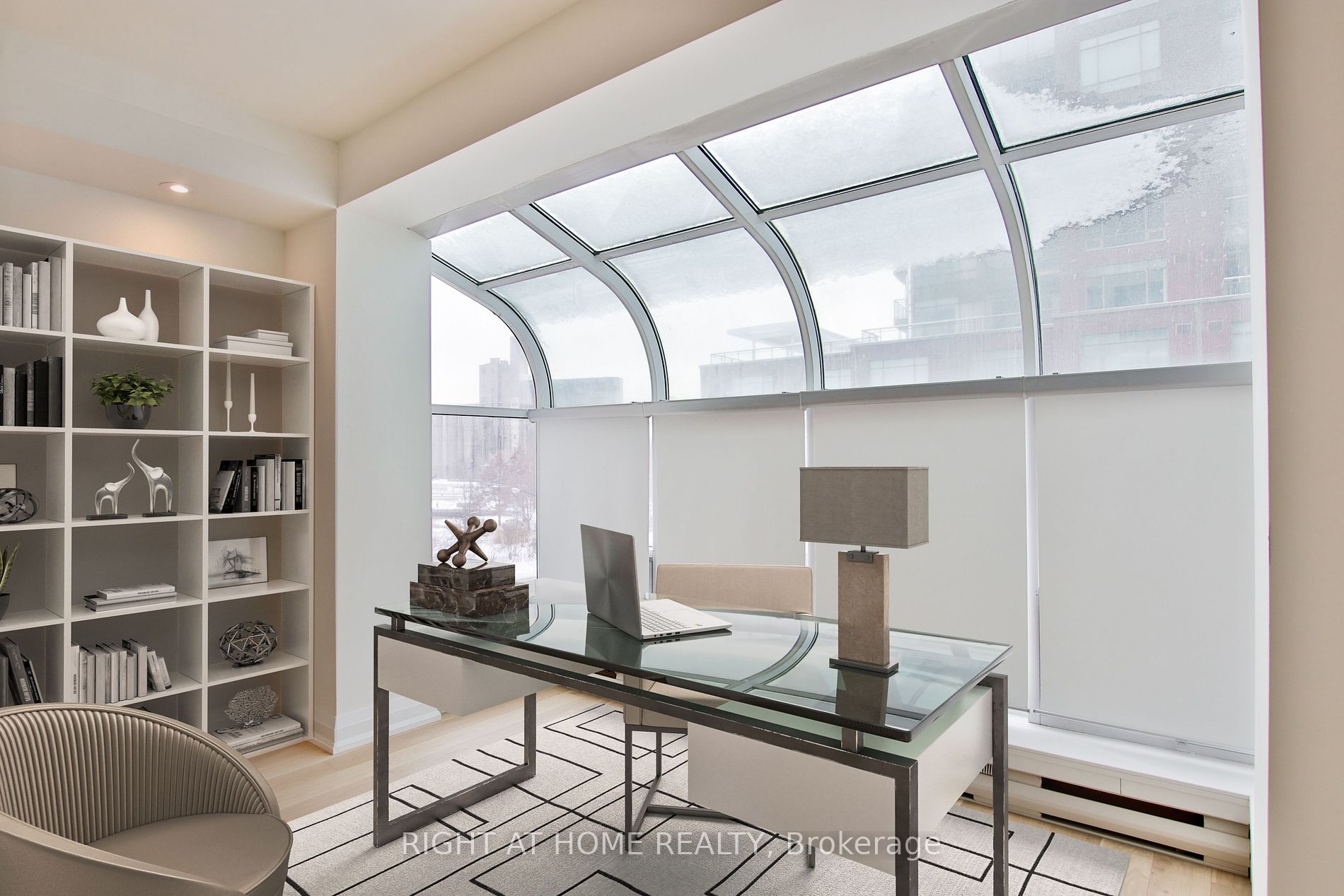 480 W Queens Quay 402W