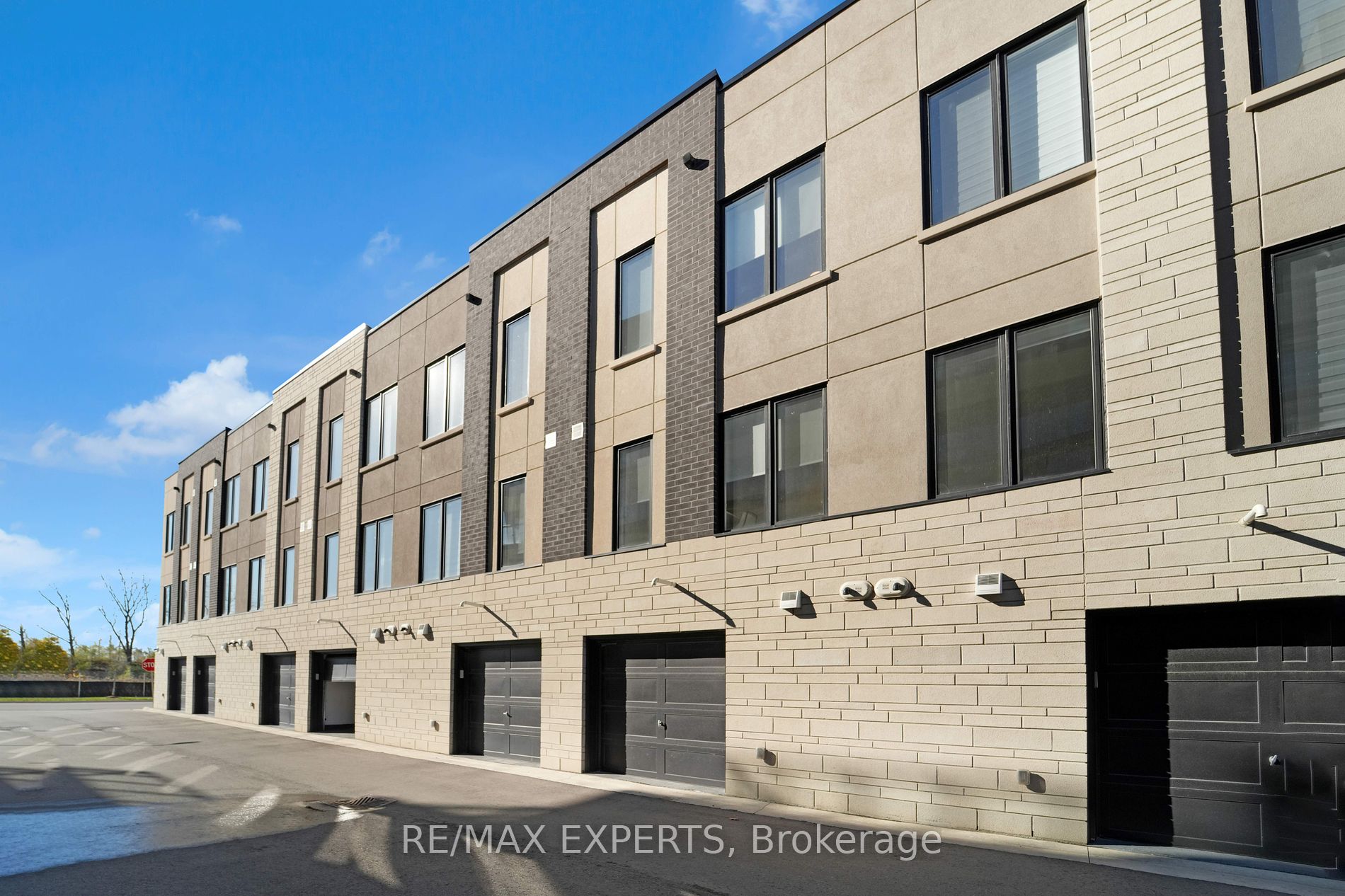 1095 Cooke Blvd 37