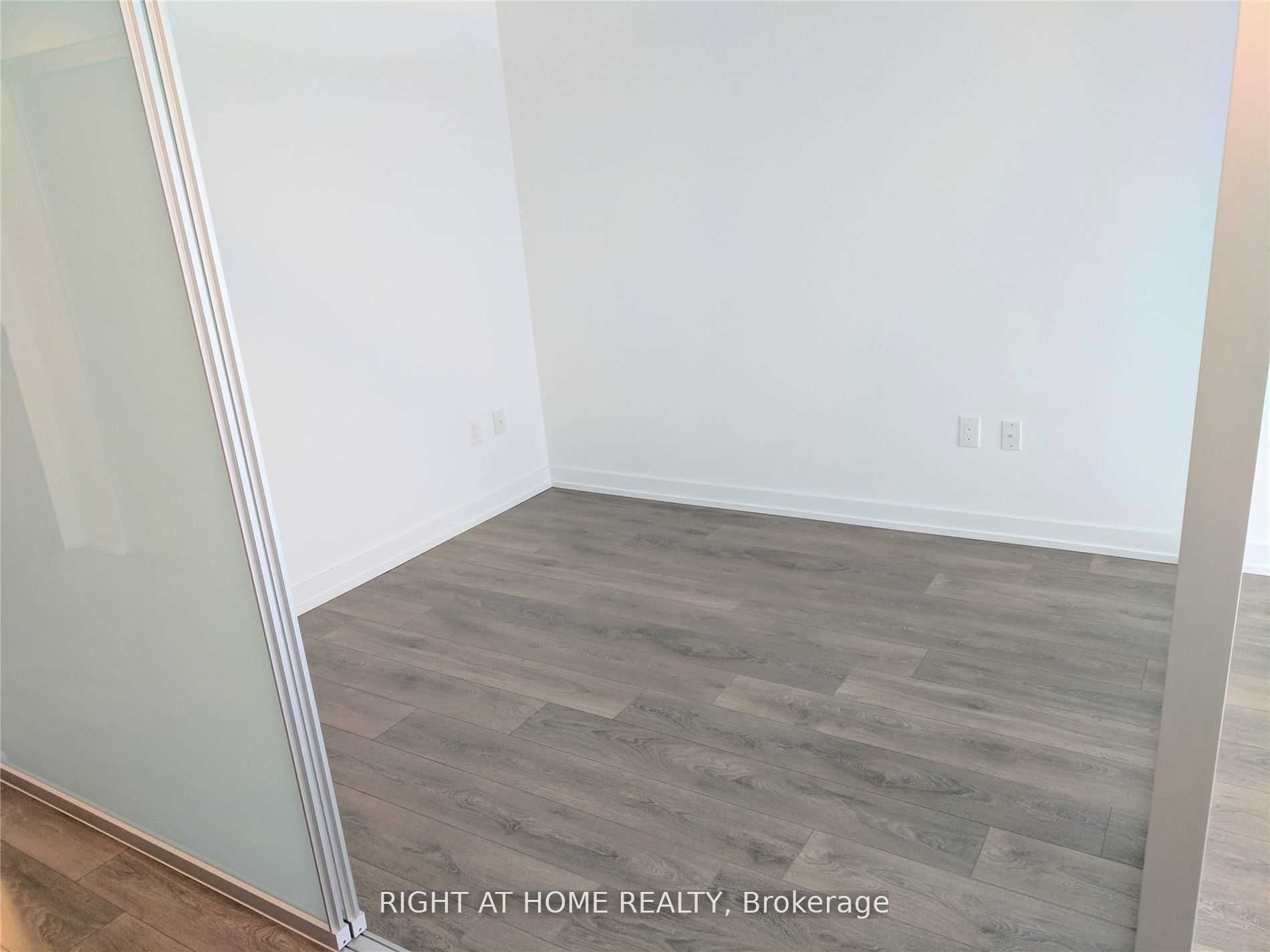 426 University Ave 1802