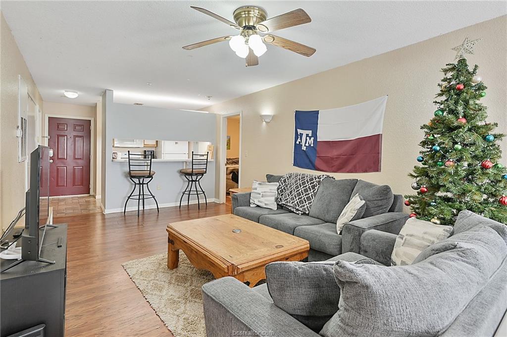 525 Southwest Parkway 303