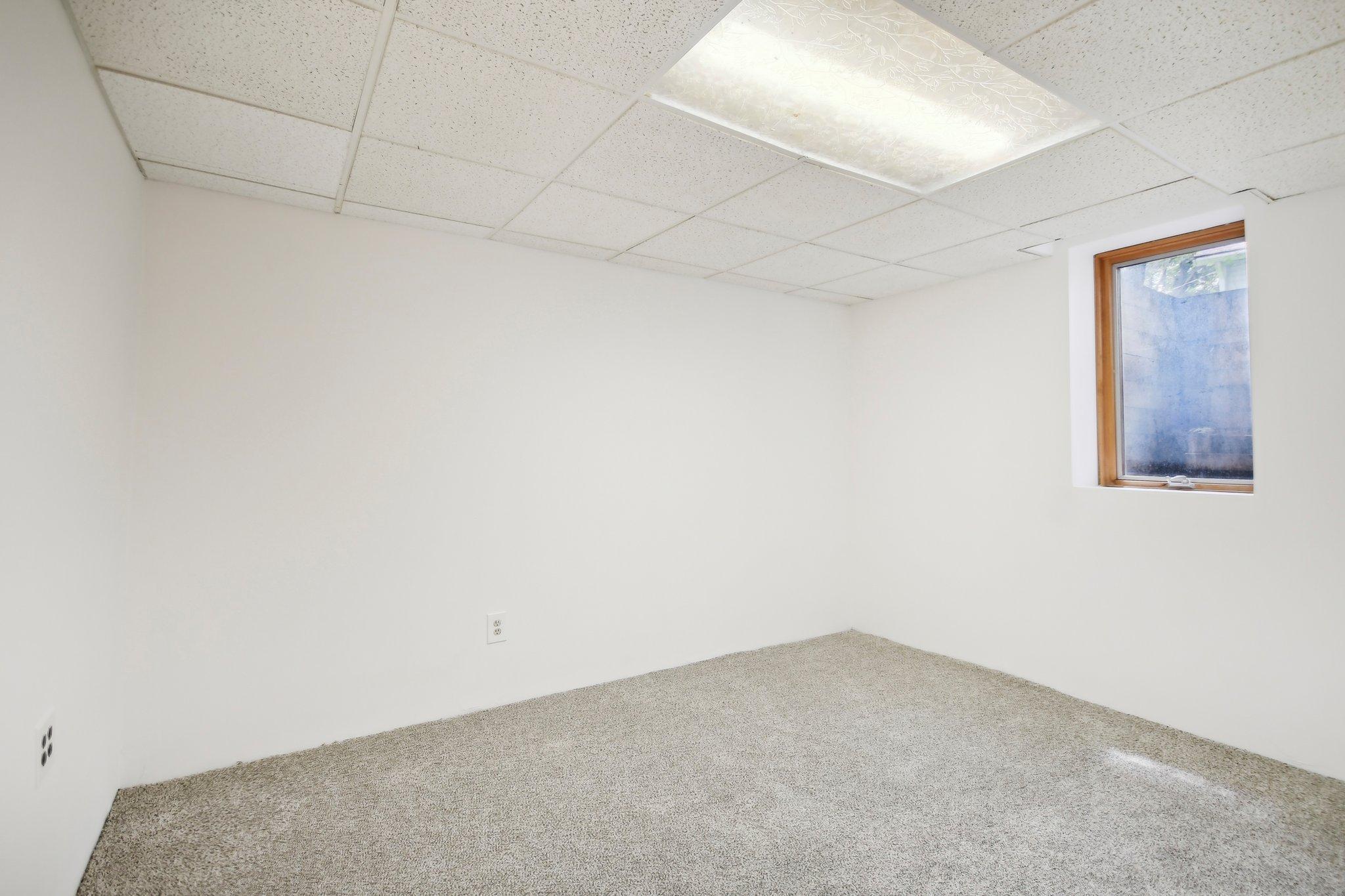 5445 Lakeview Avenue