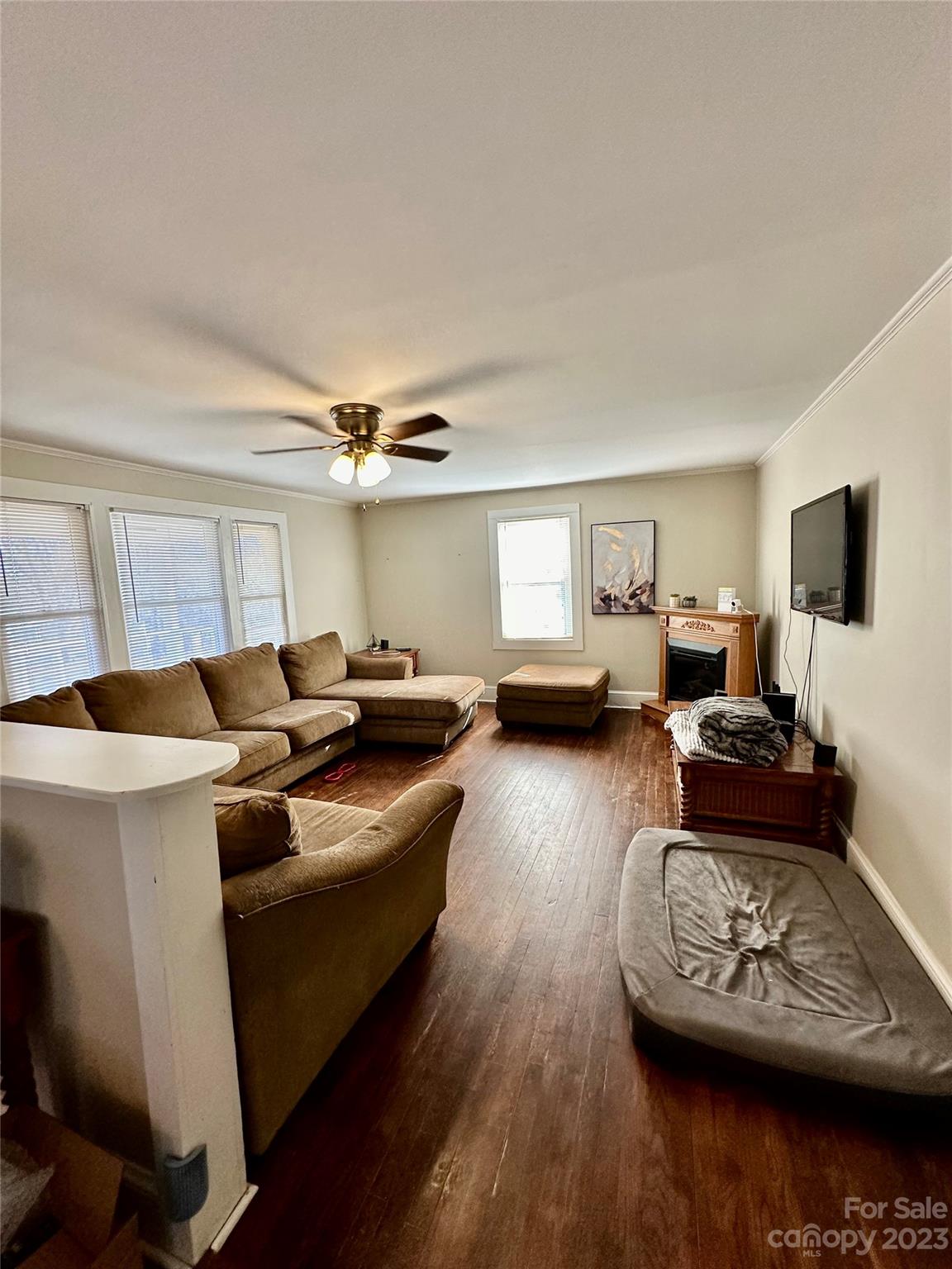 2736 Fairwood Drive
