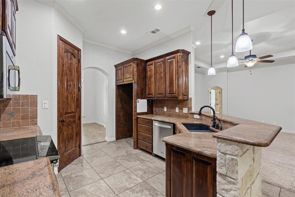 8922 Bellechase Road