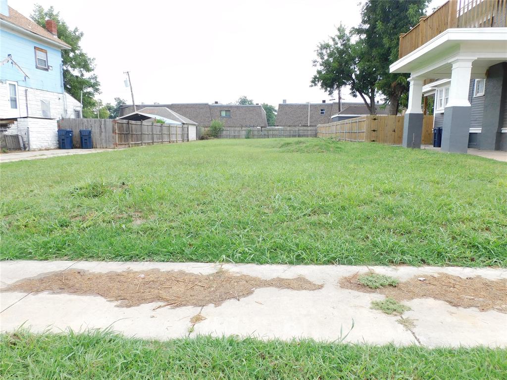 Great location to build! Right in the HEART of Oklahoma Epworth addn. This is Residential zoning, and you are allowed to build a Duplex, instead of a single residence. You can't ask for a better location to own. It's centrally located and close to Paseo, Midtown, Downtown, Hospitals, entertainment, schools. Great property to start your project now or just sit and hold it for the near future.  Things are developing so fast!  Go look at it anytime.